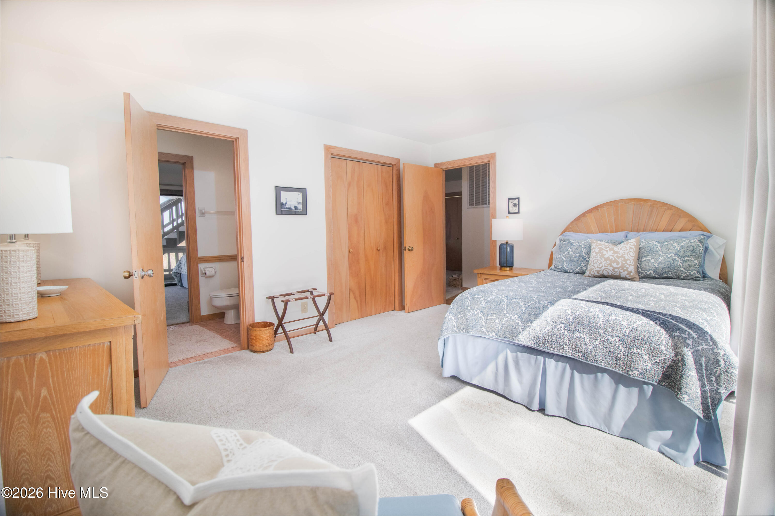 403 Beach Road N Property Photo 18