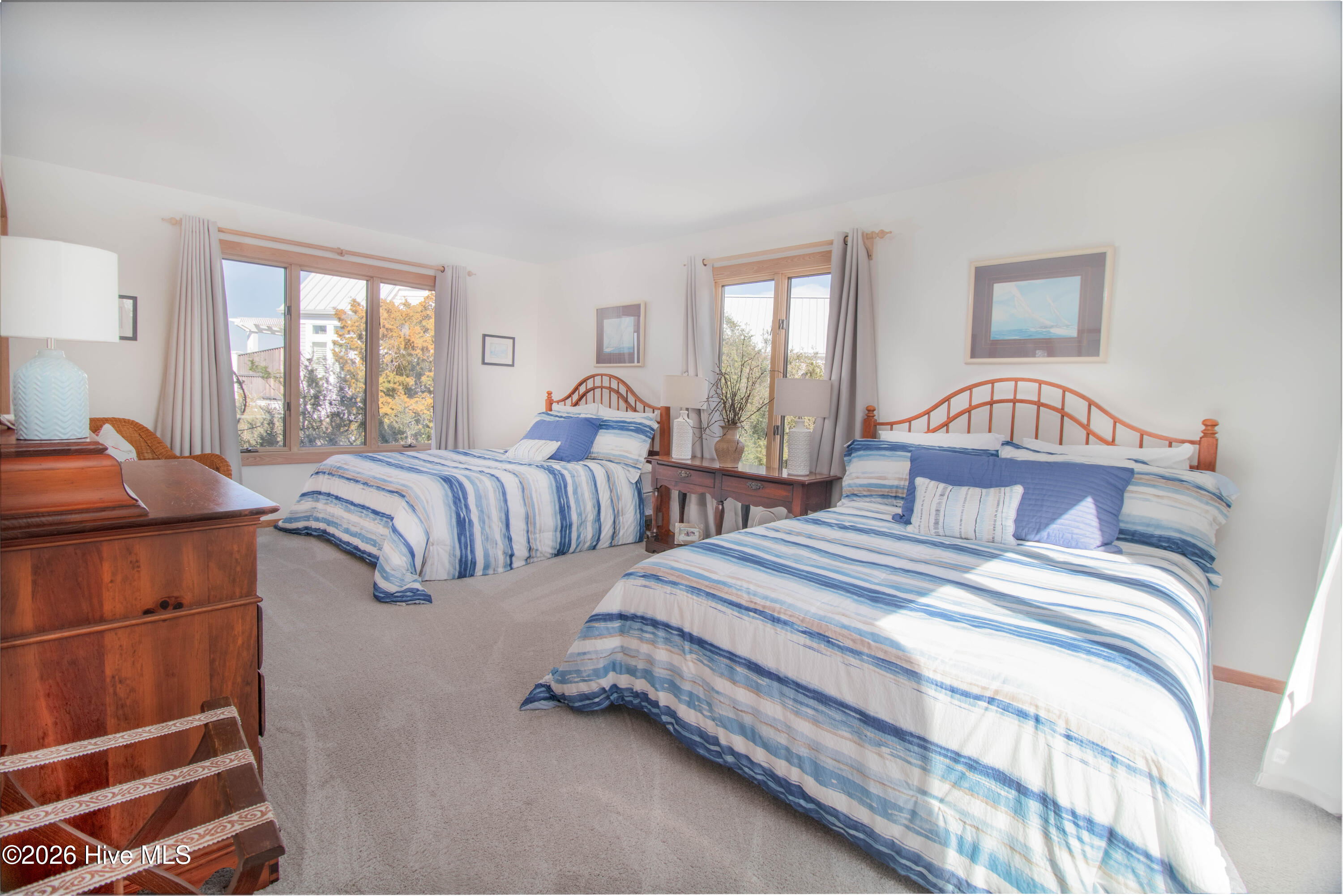 403 Beach Road N Property Photo 21