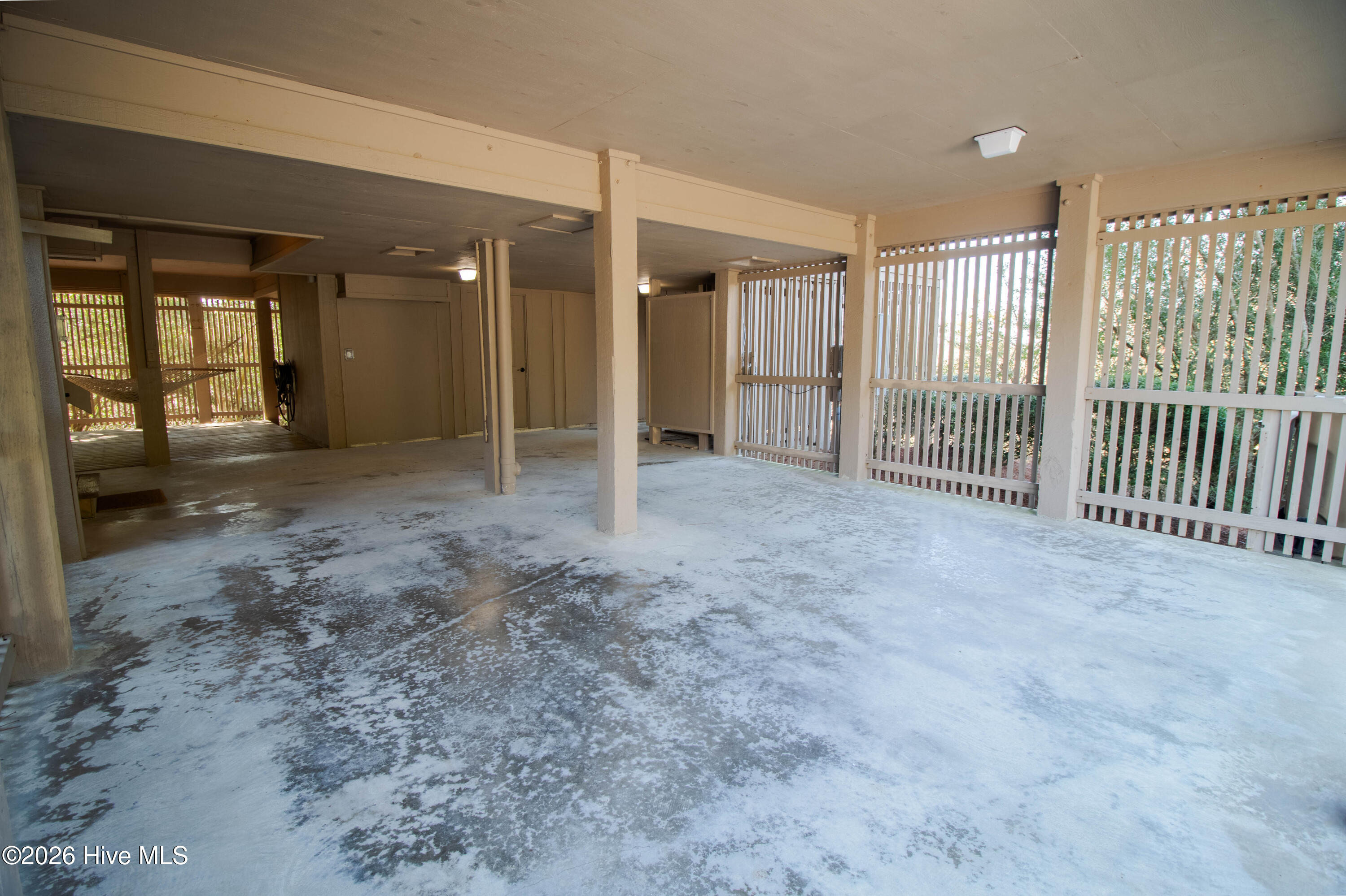 403 Beach Road N Property Photo 23