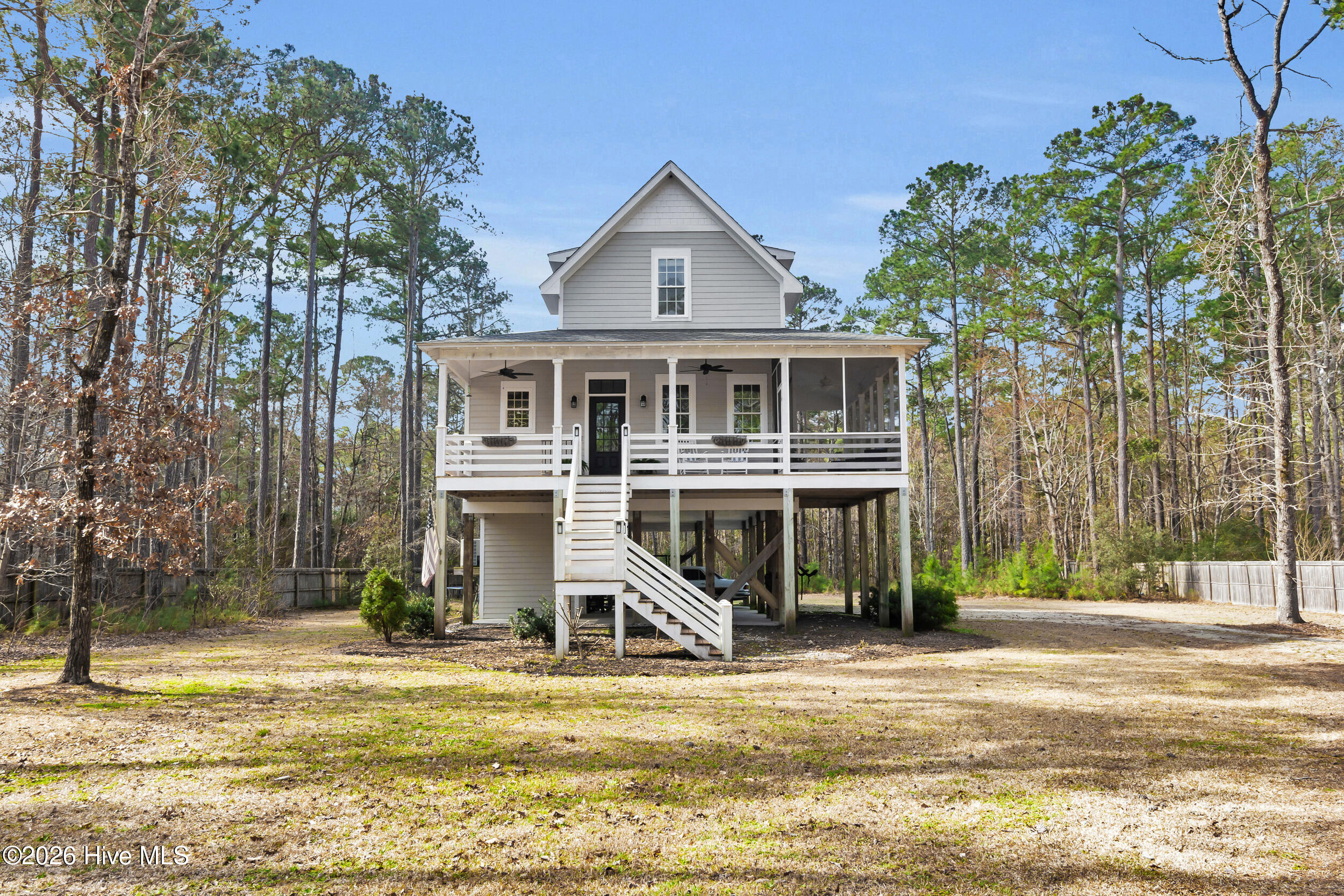 61 Spinnaker Point Road N Property Photo 1