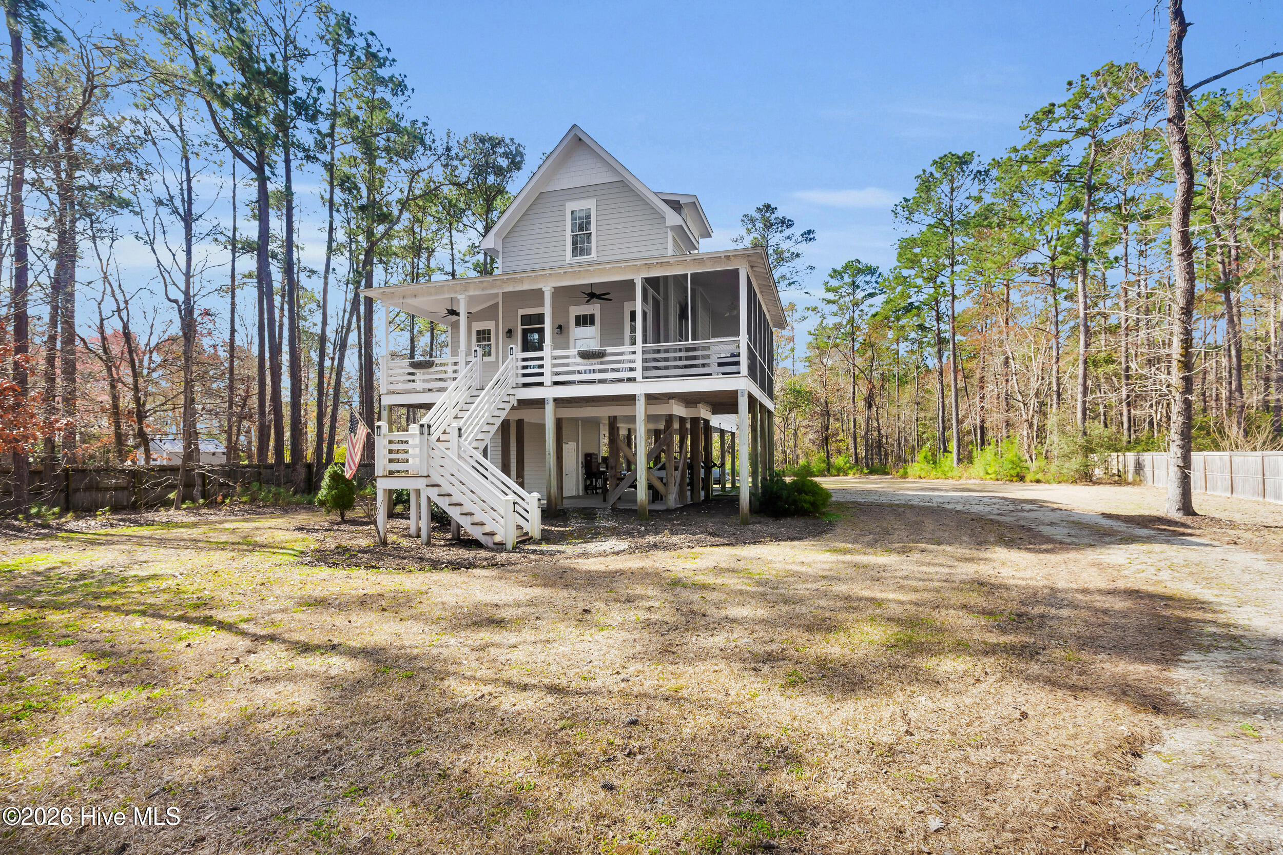 61 Spinnaker Point Road N Property Photo 6