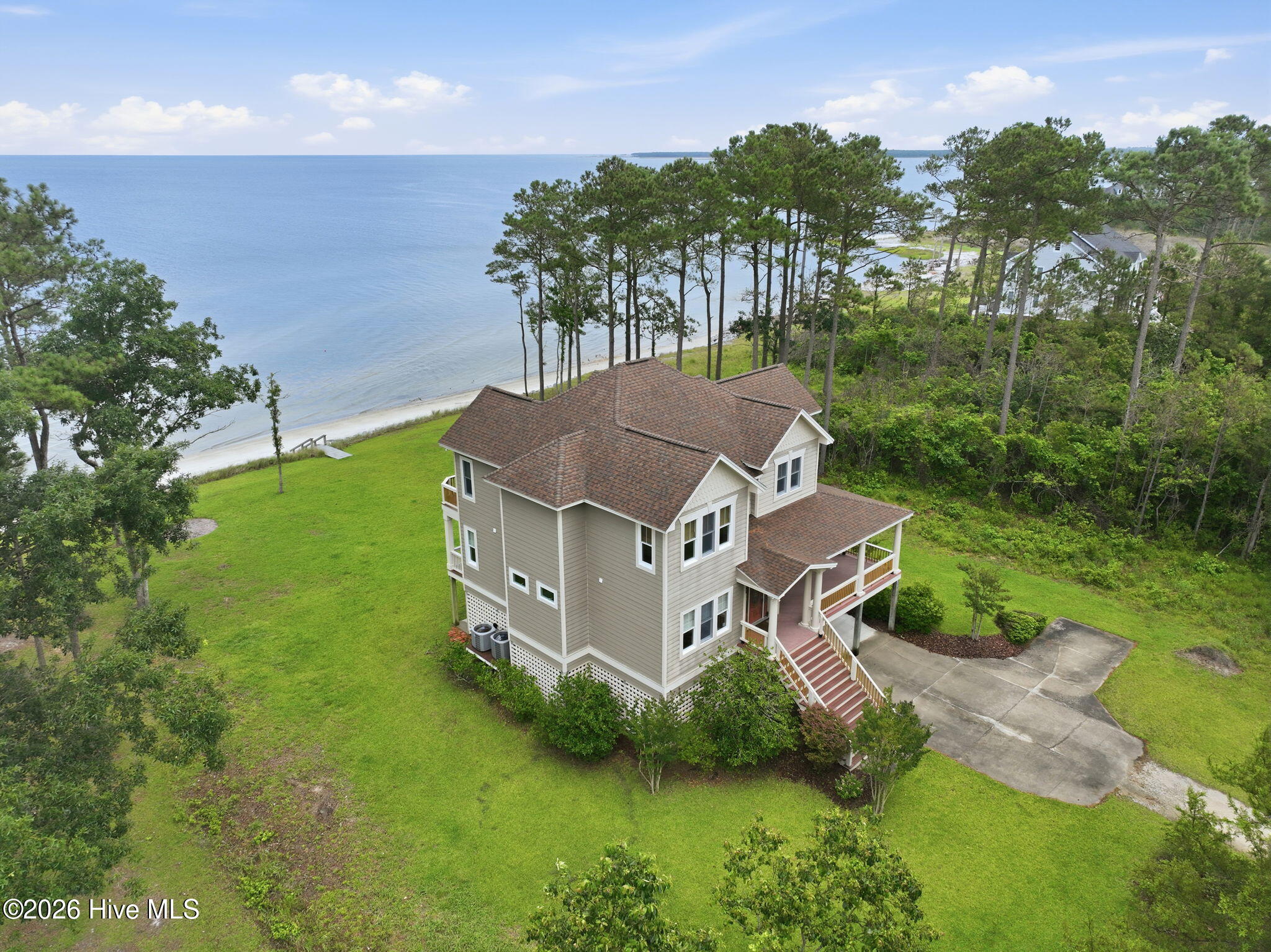 486 Sandy Point Drive Property Photo 3