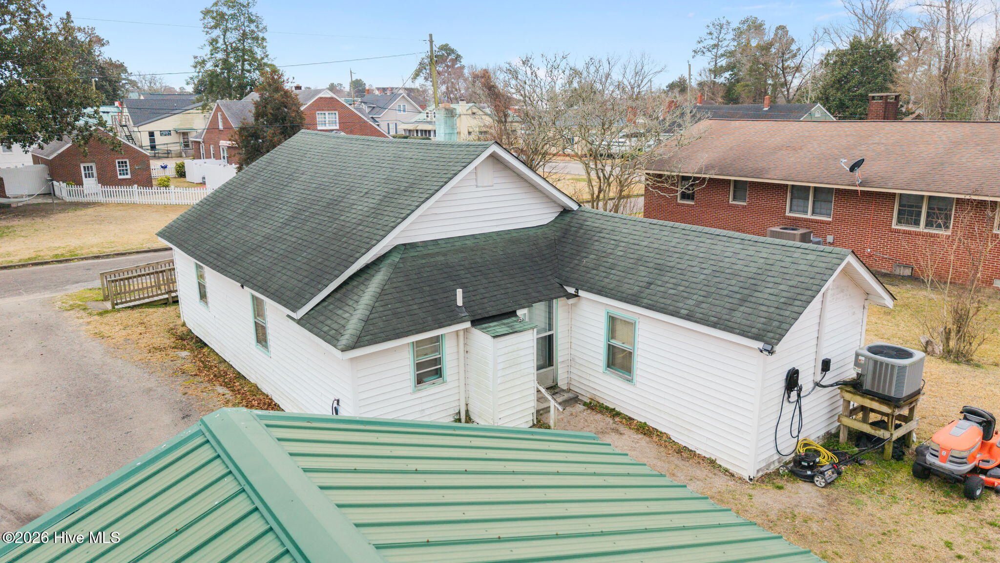 406 Howard Street Property Photo 12