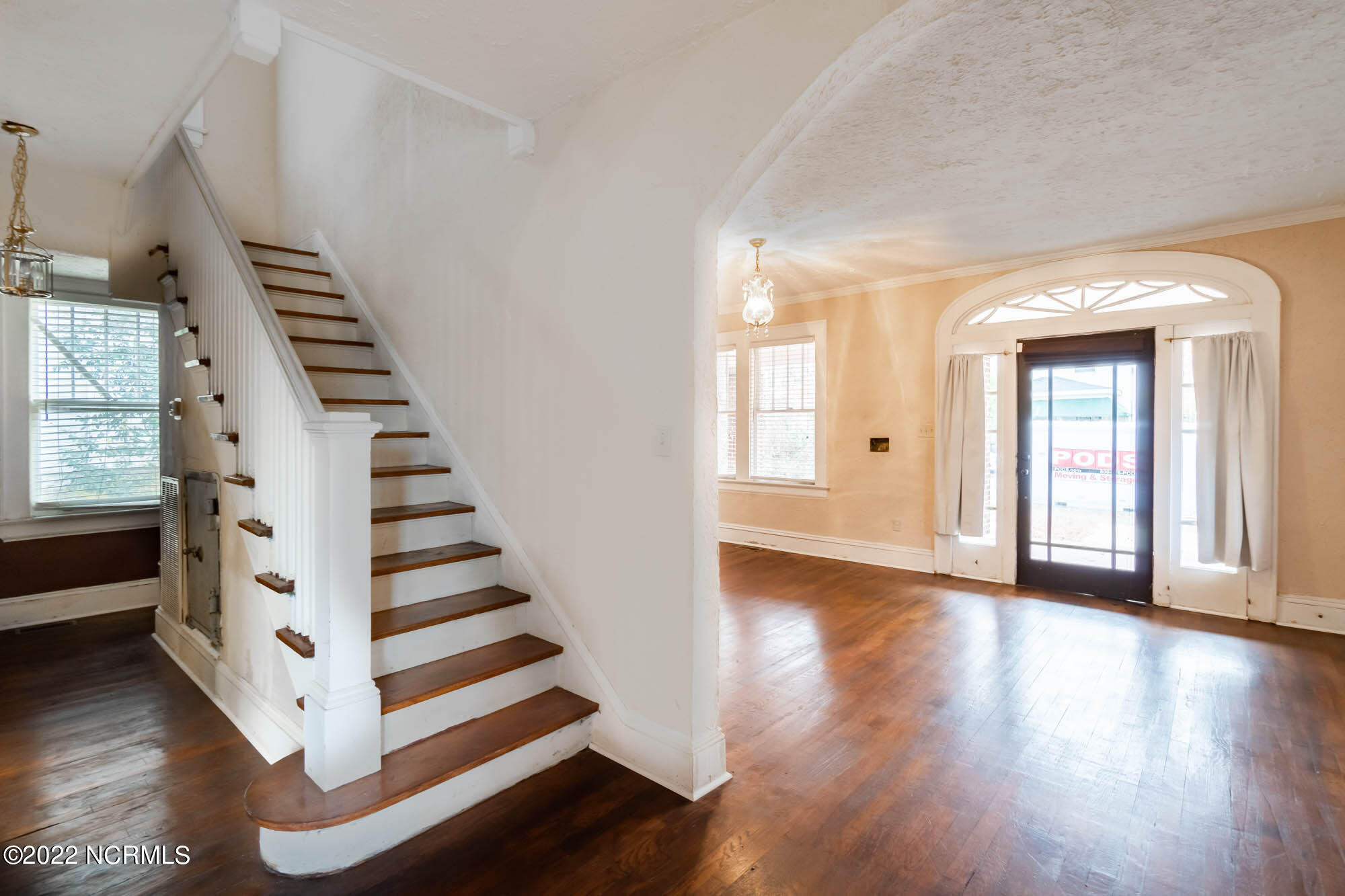 606 Hill Street Property Photo 4