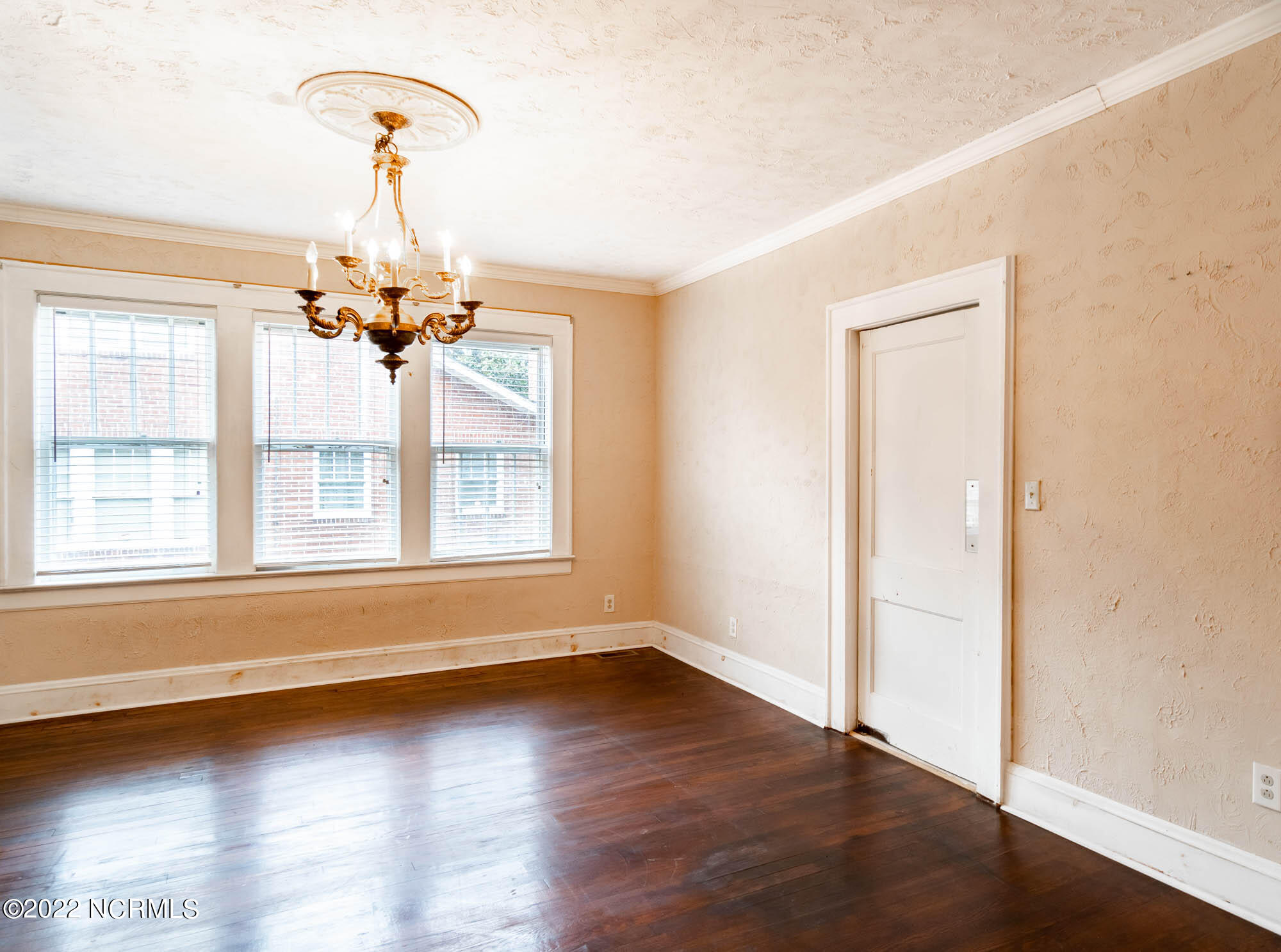 606 Hill Street Property Photo 5