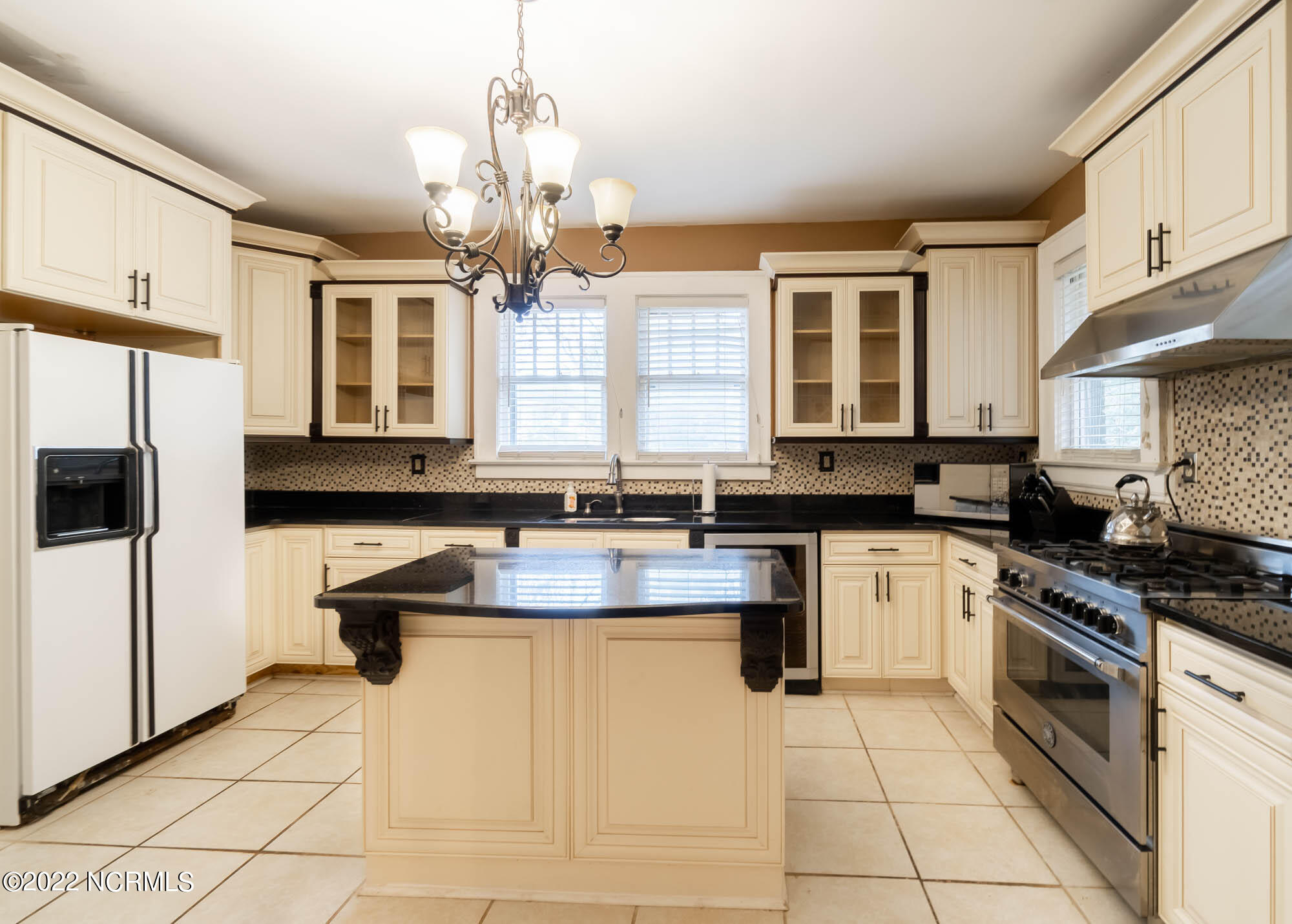 606 Hill Street Property Photo 16