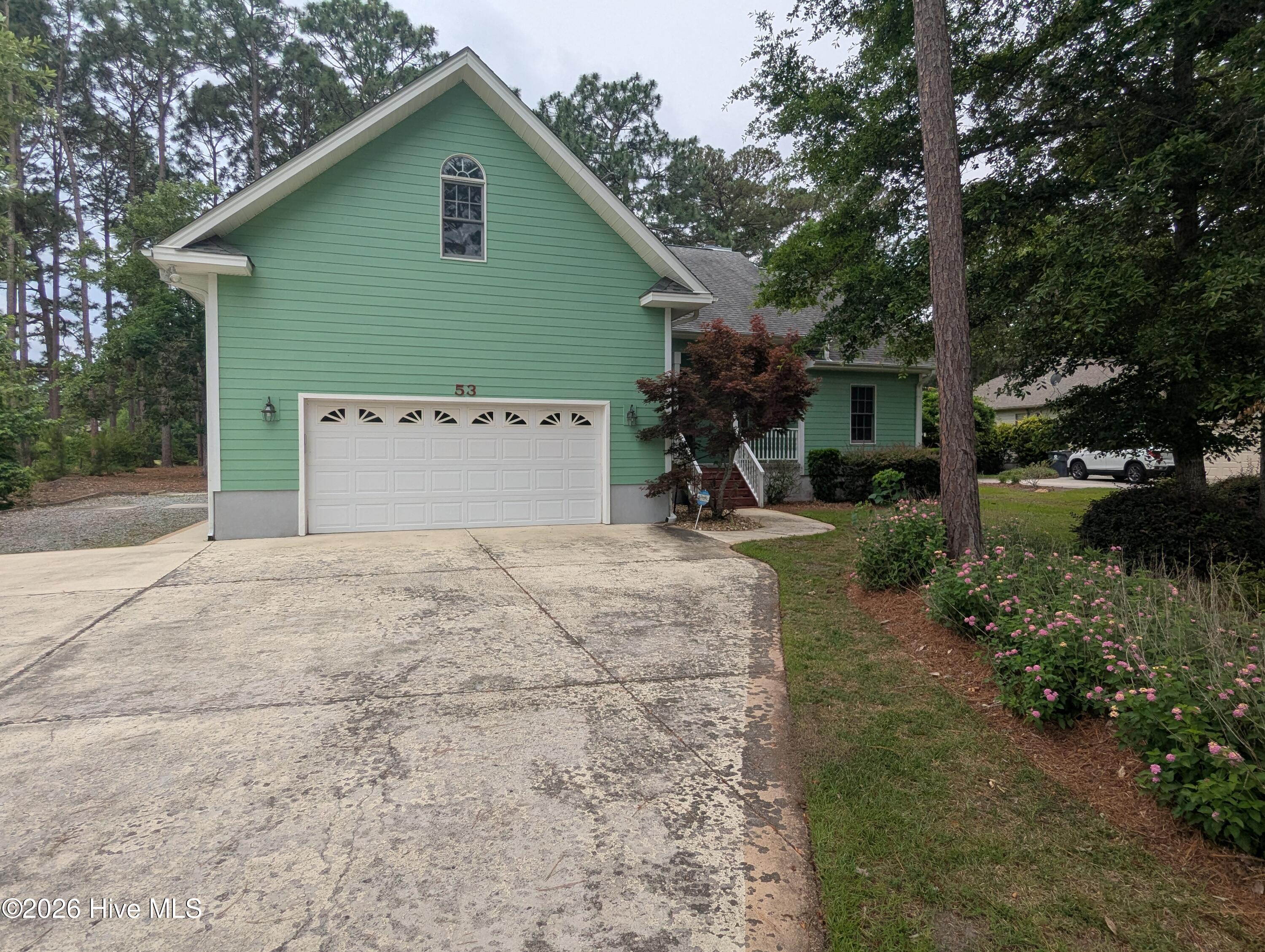 53 Country Club Drive Property Photo 5