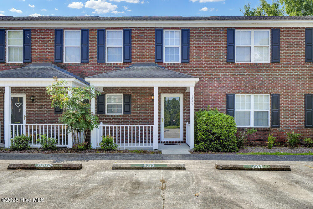 5022 Lamppost Circle Property Photo 1