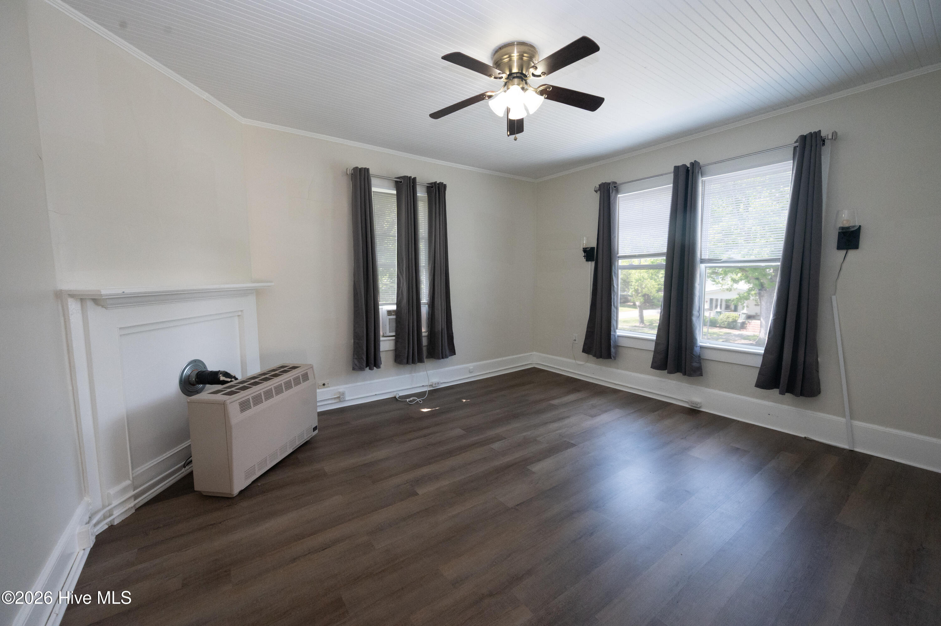 1821 Spencer Avenue B Property Photo 6