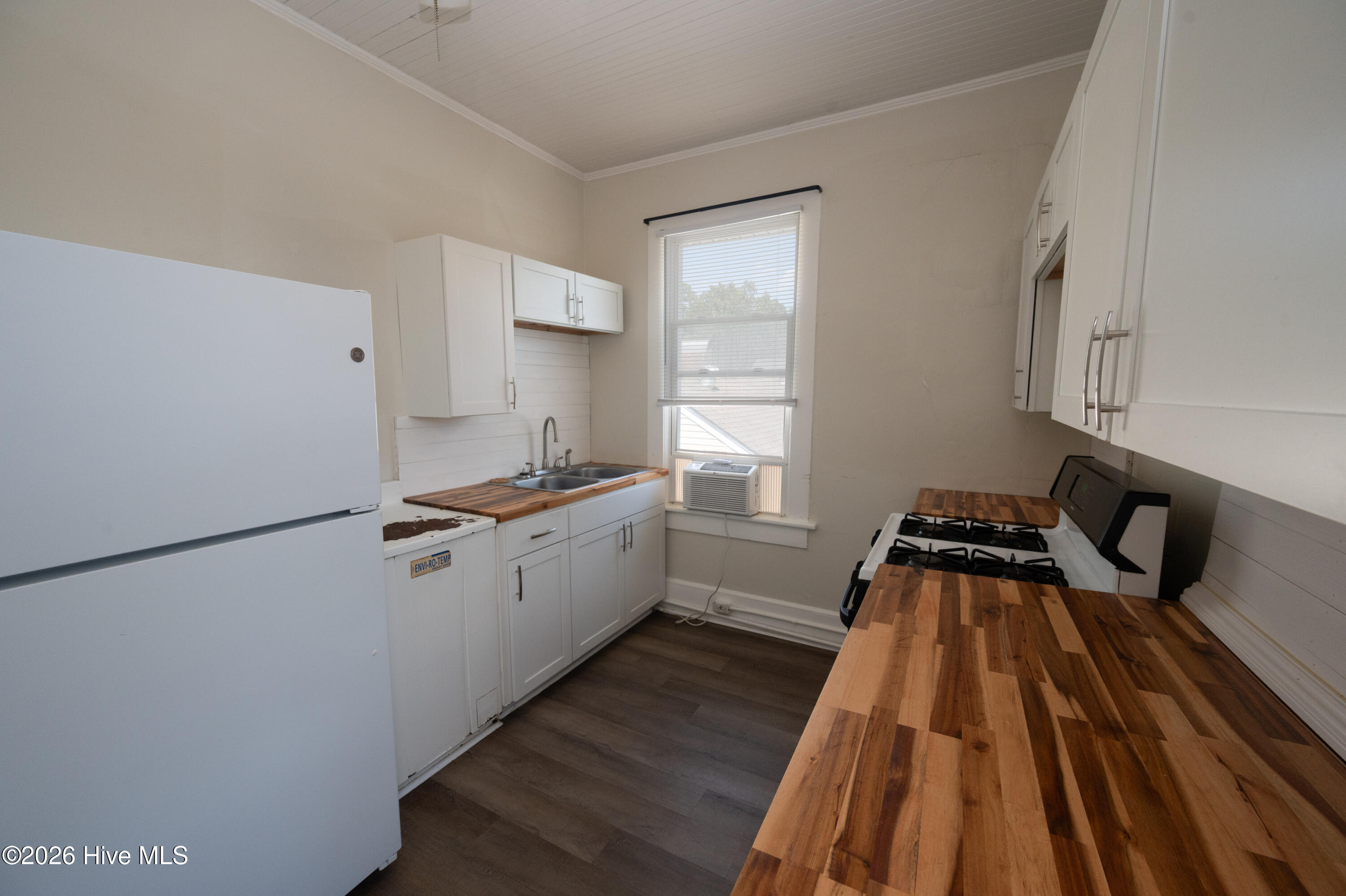 1821 Spencer Avenue B Property Photo 13