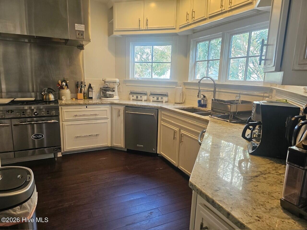 2 Keelson Row Property Photo 19