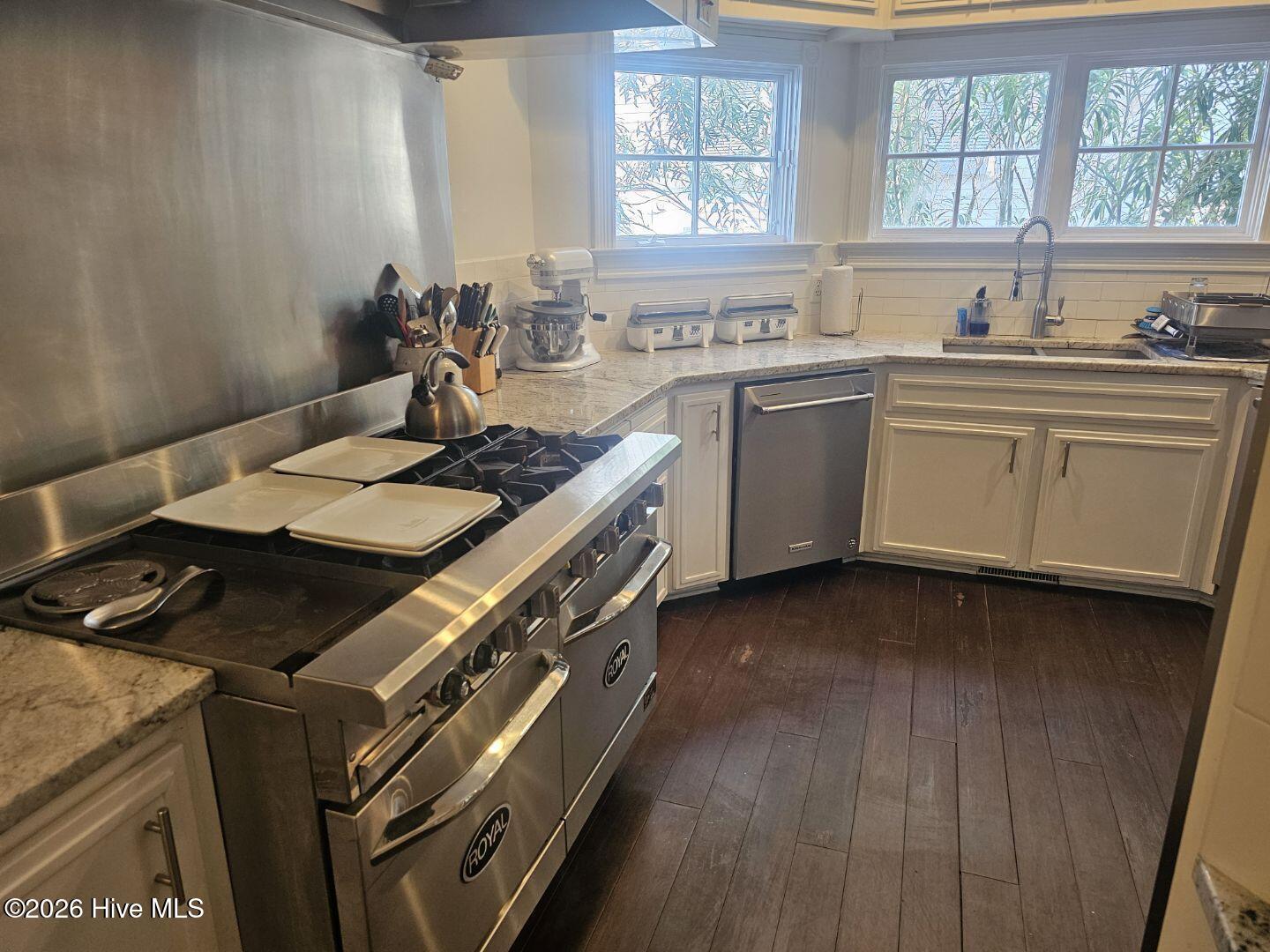 2 Keelson Row Property Photo 20