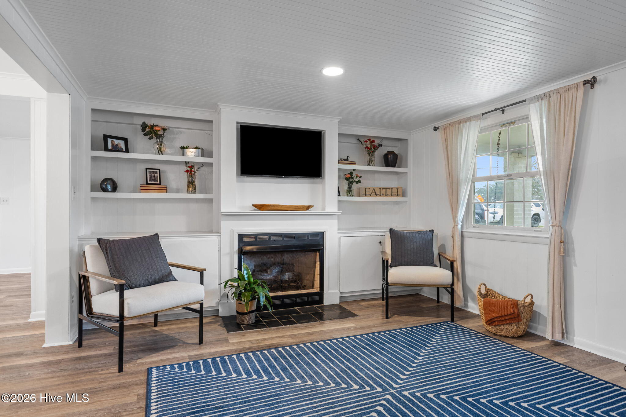 1309 Live Oak Street Property Photo 6