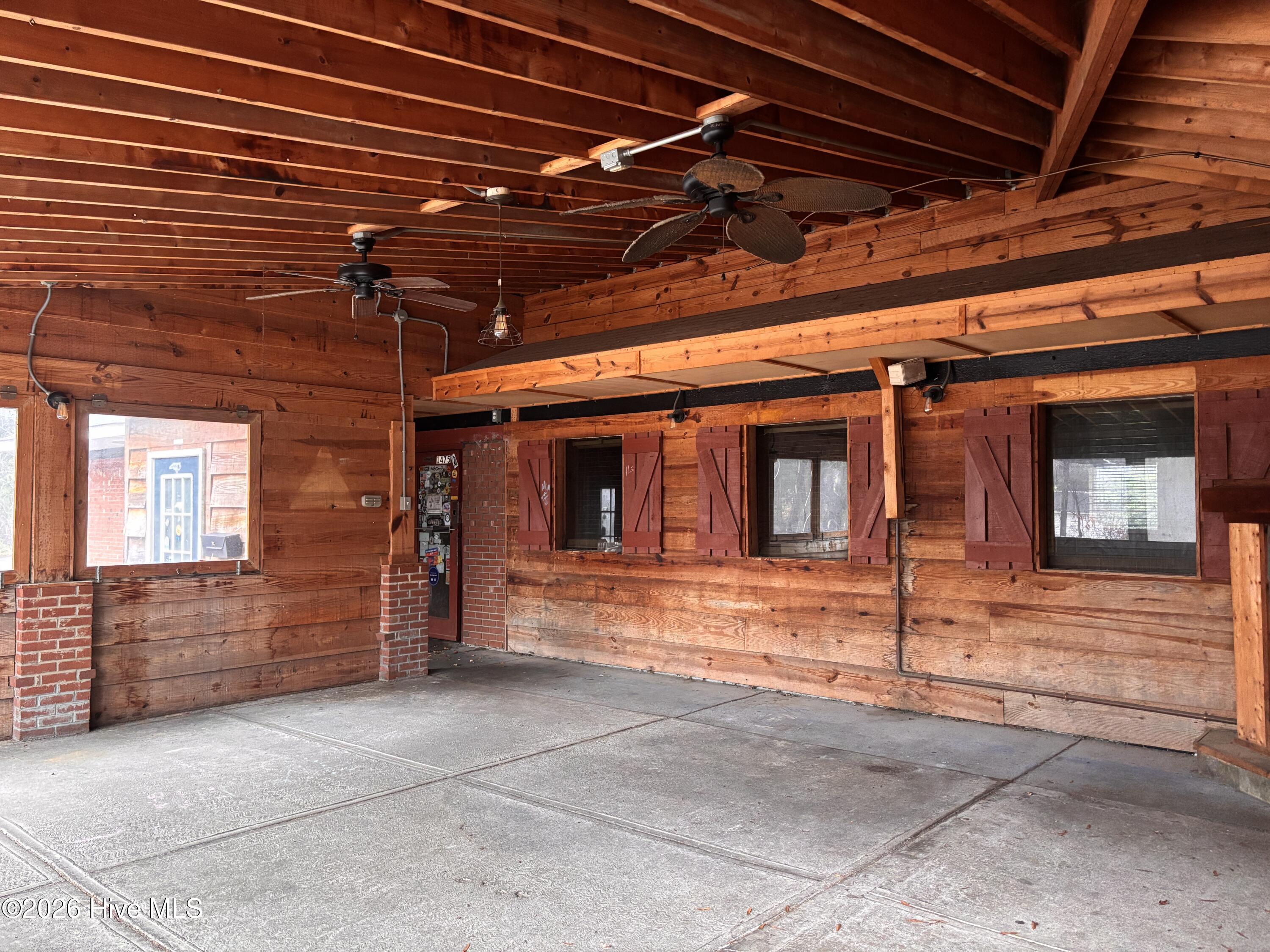 1475 W Market Street Property Photo 5