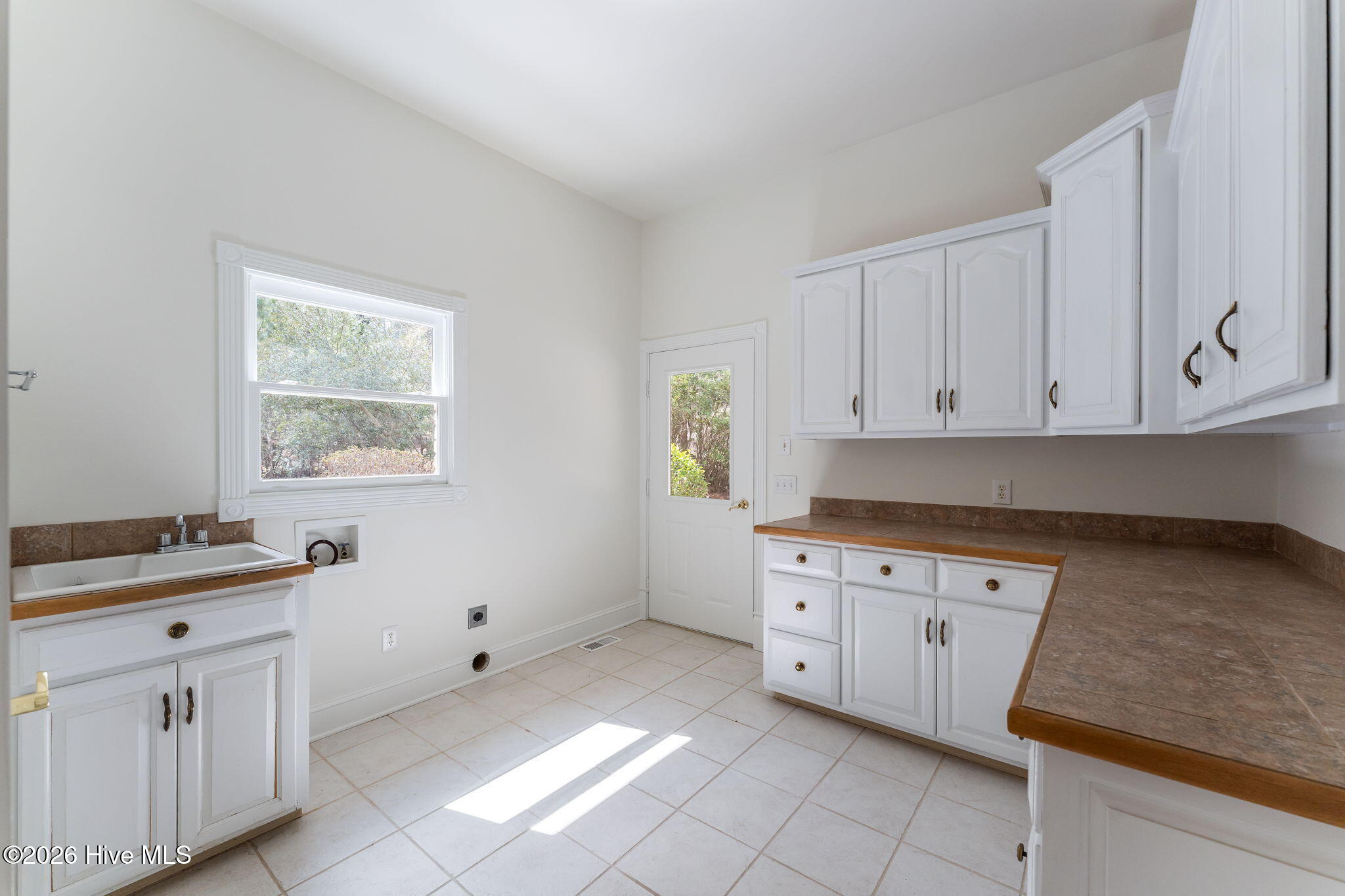 22 Lochmere Drive Property Photo 46