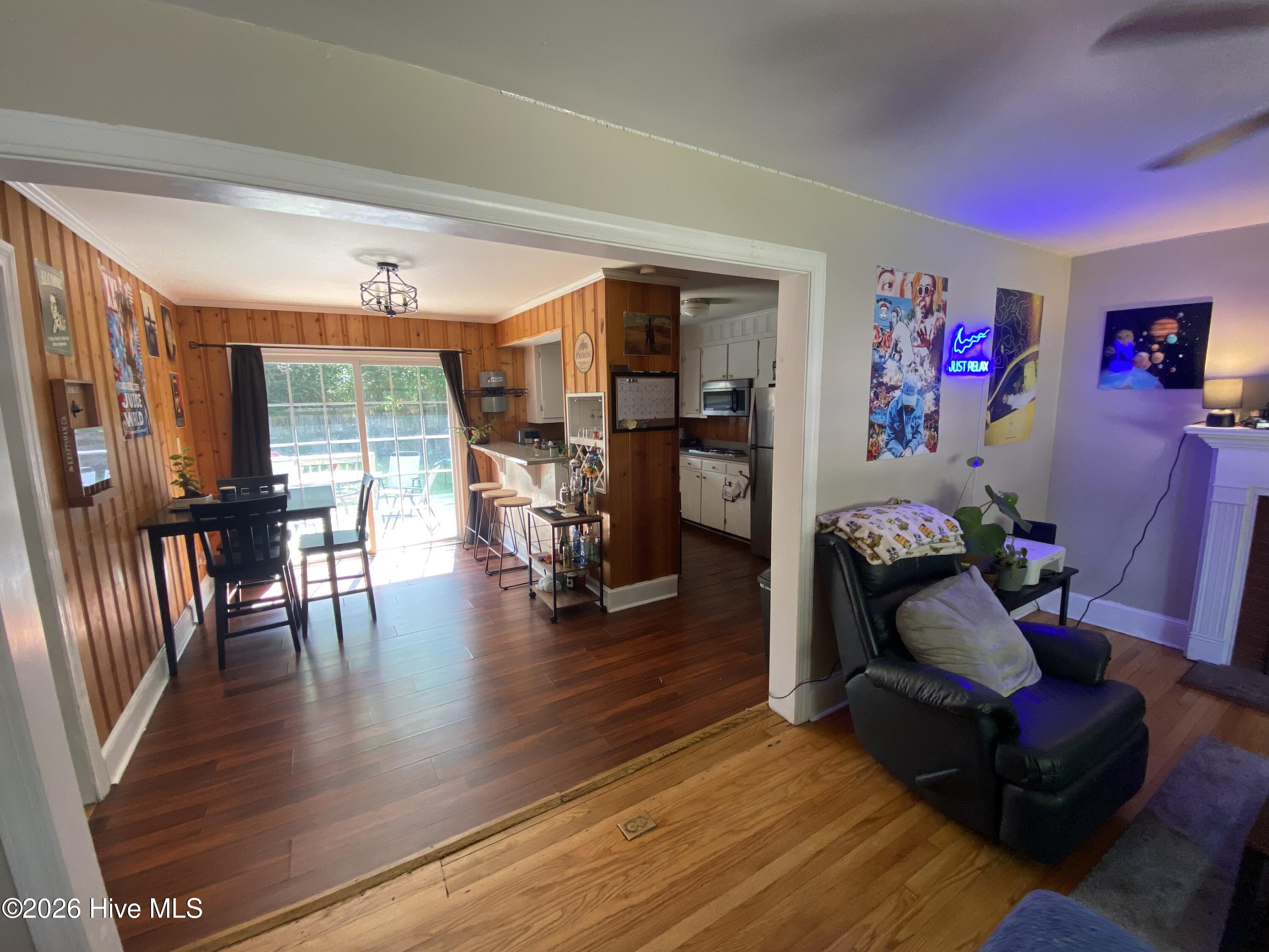 102 N Meade Street Property Photo 8
