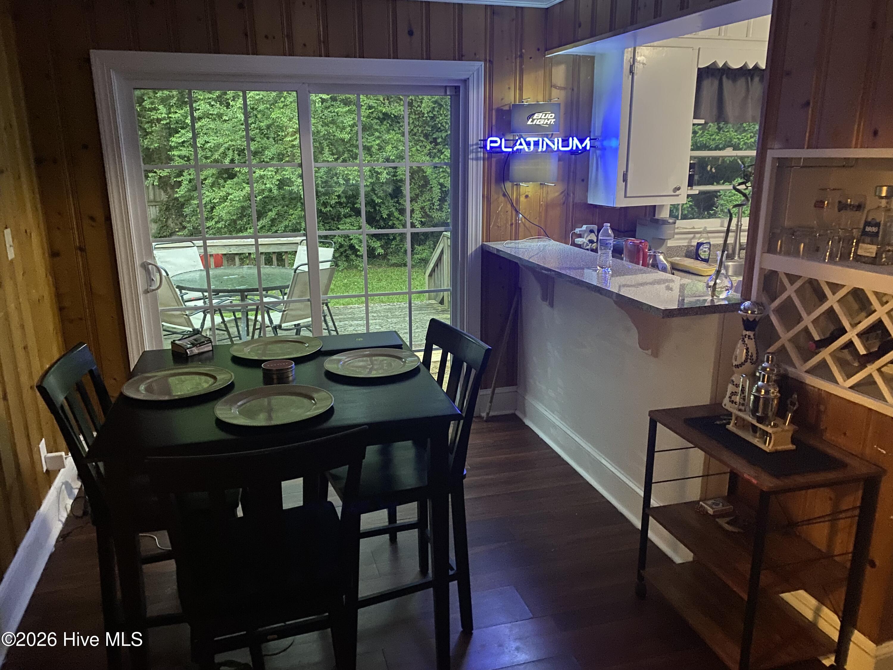 102 N Meade Street Property Photo 11
