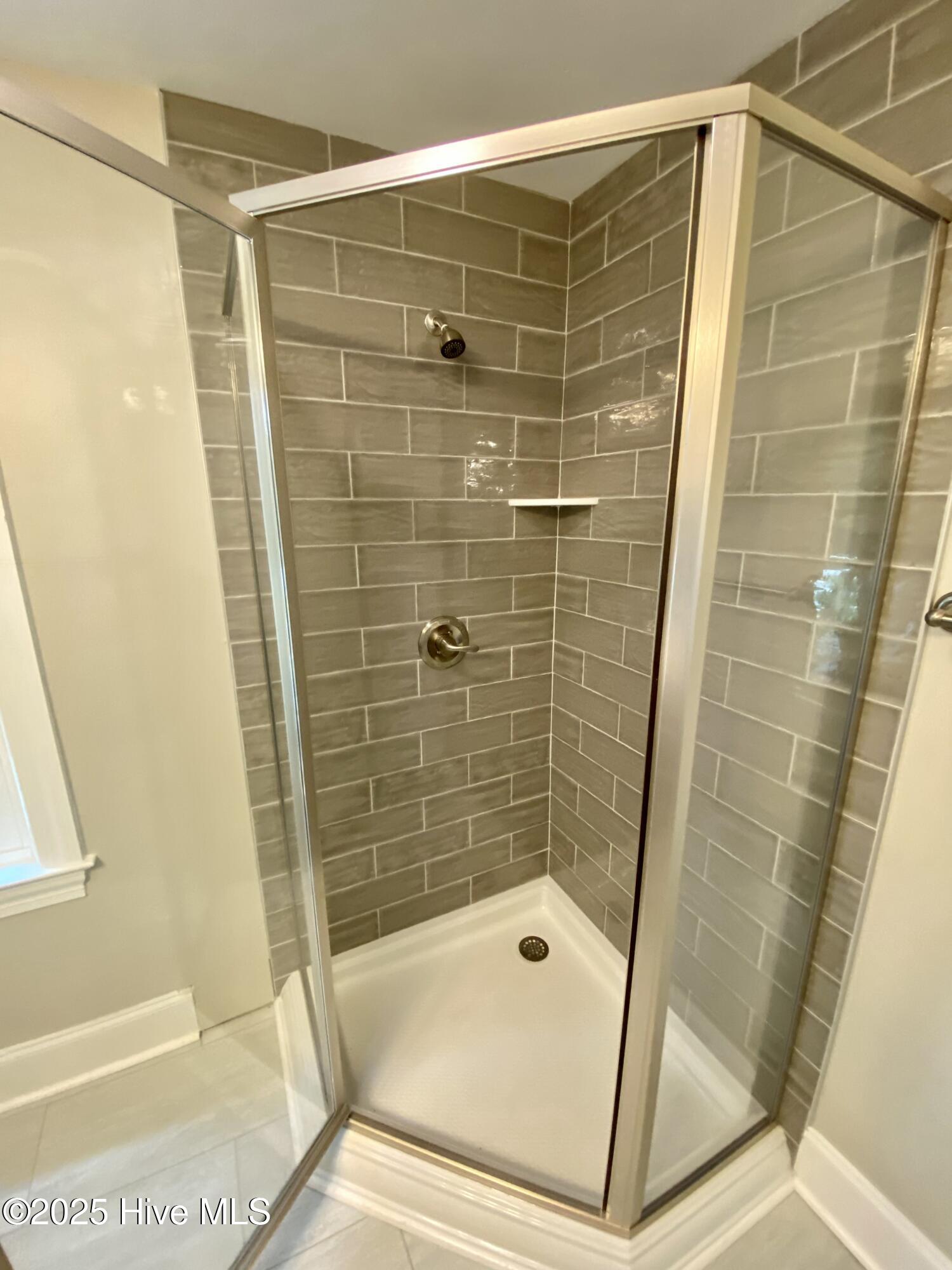 1910 E 9th Street Property Photo 8