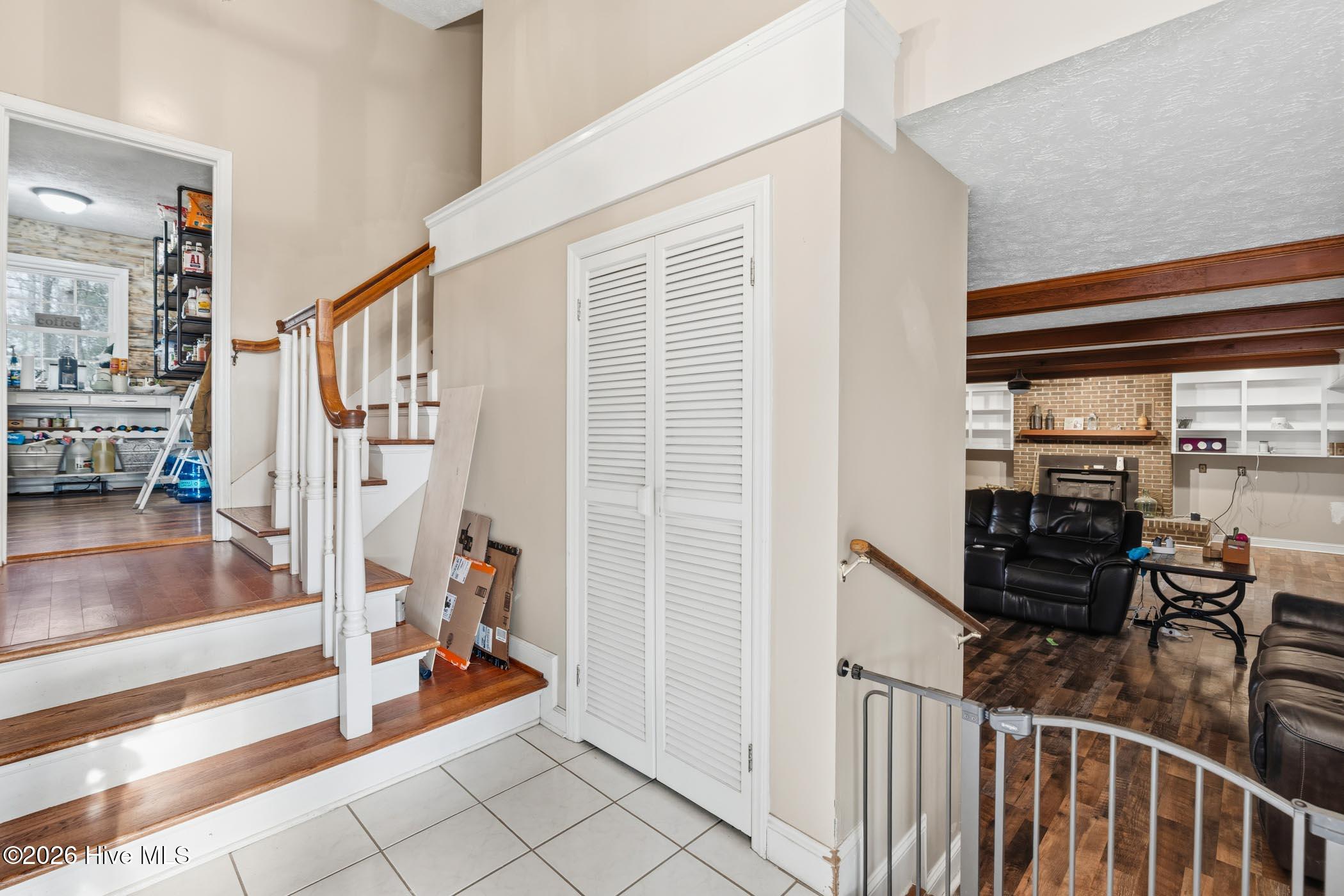 1203 Turnpike Road Property Photo 11