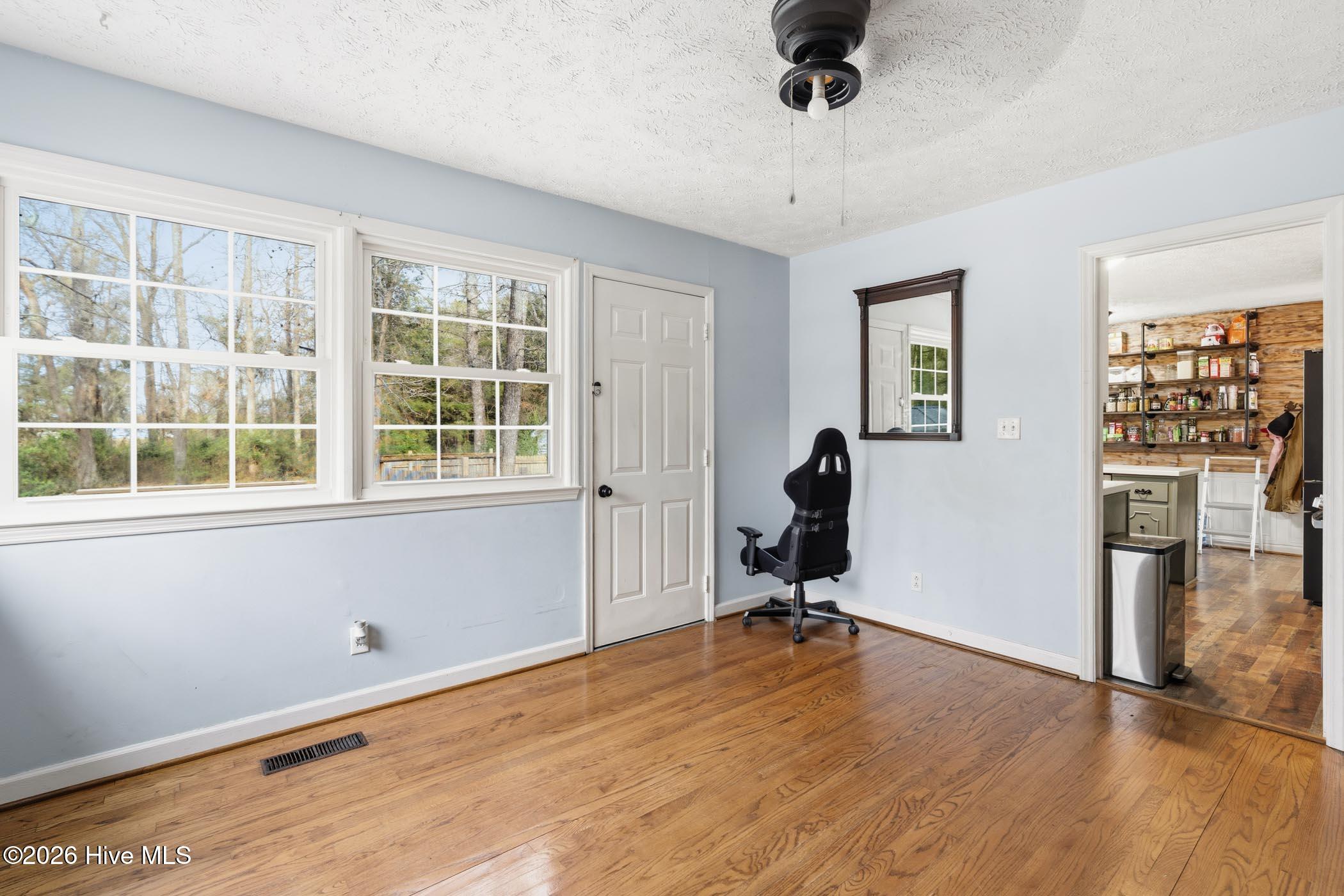 1203 Turnpike Road Property Photo 14