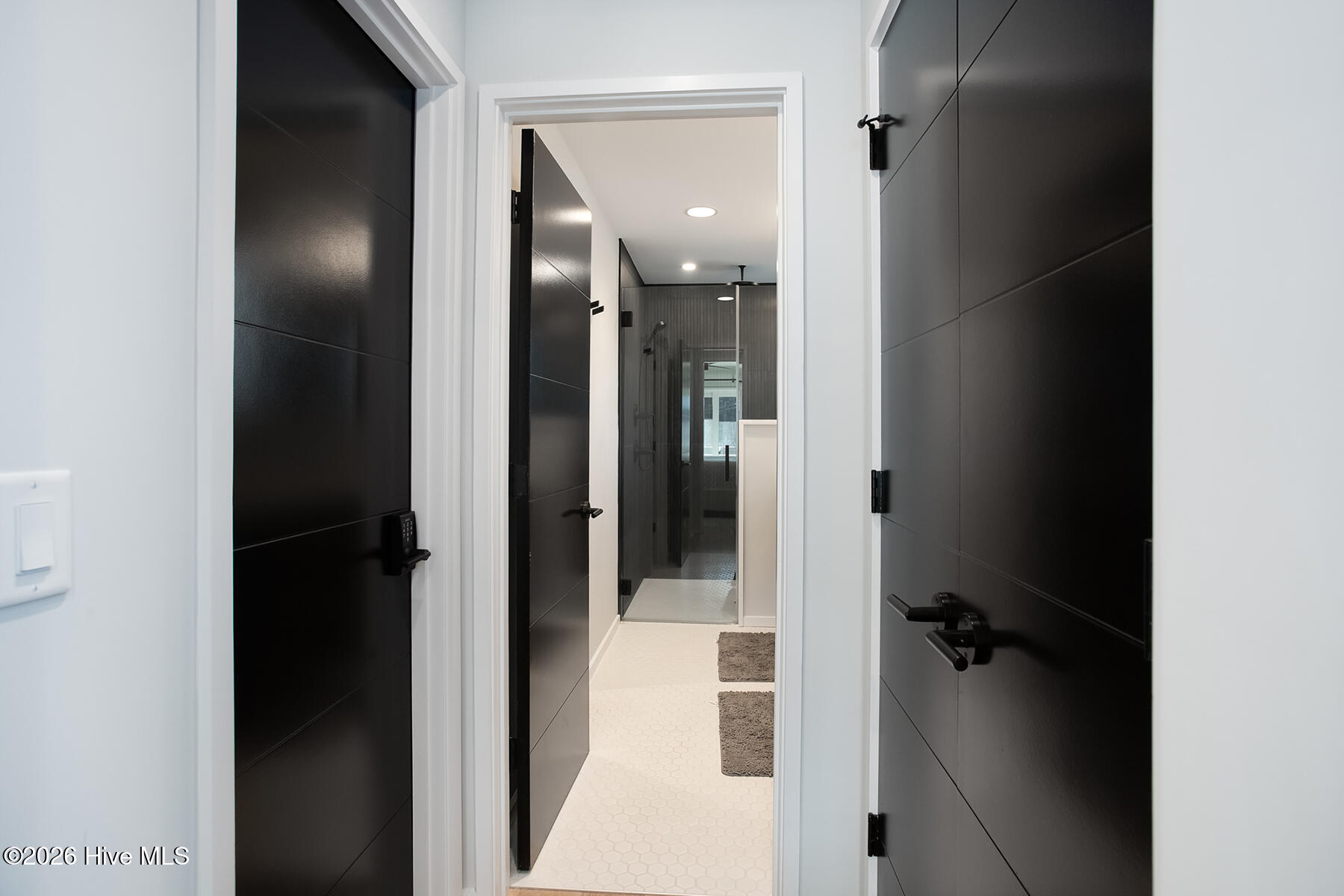 8 E Columbia Street B Property Photo 26