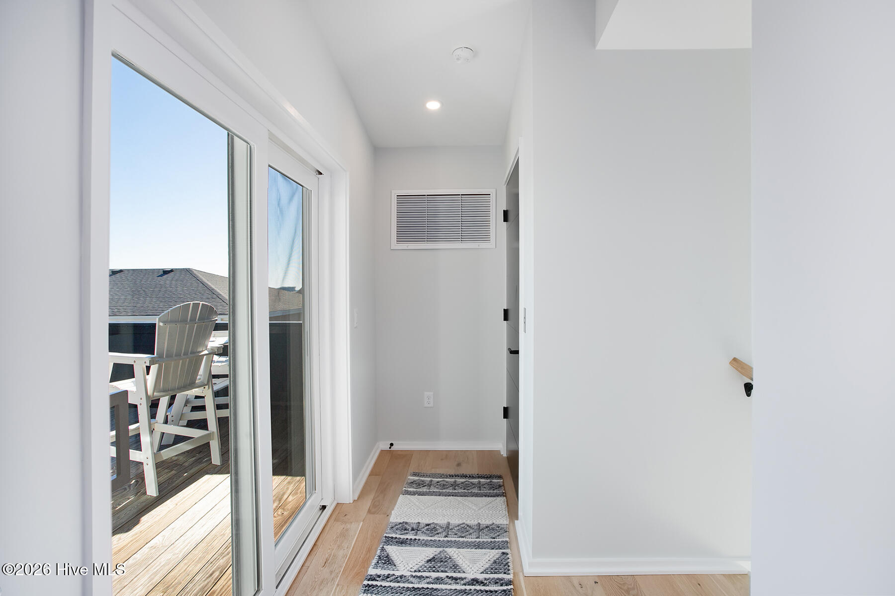 8 E Columbia Street B Property Photo 36