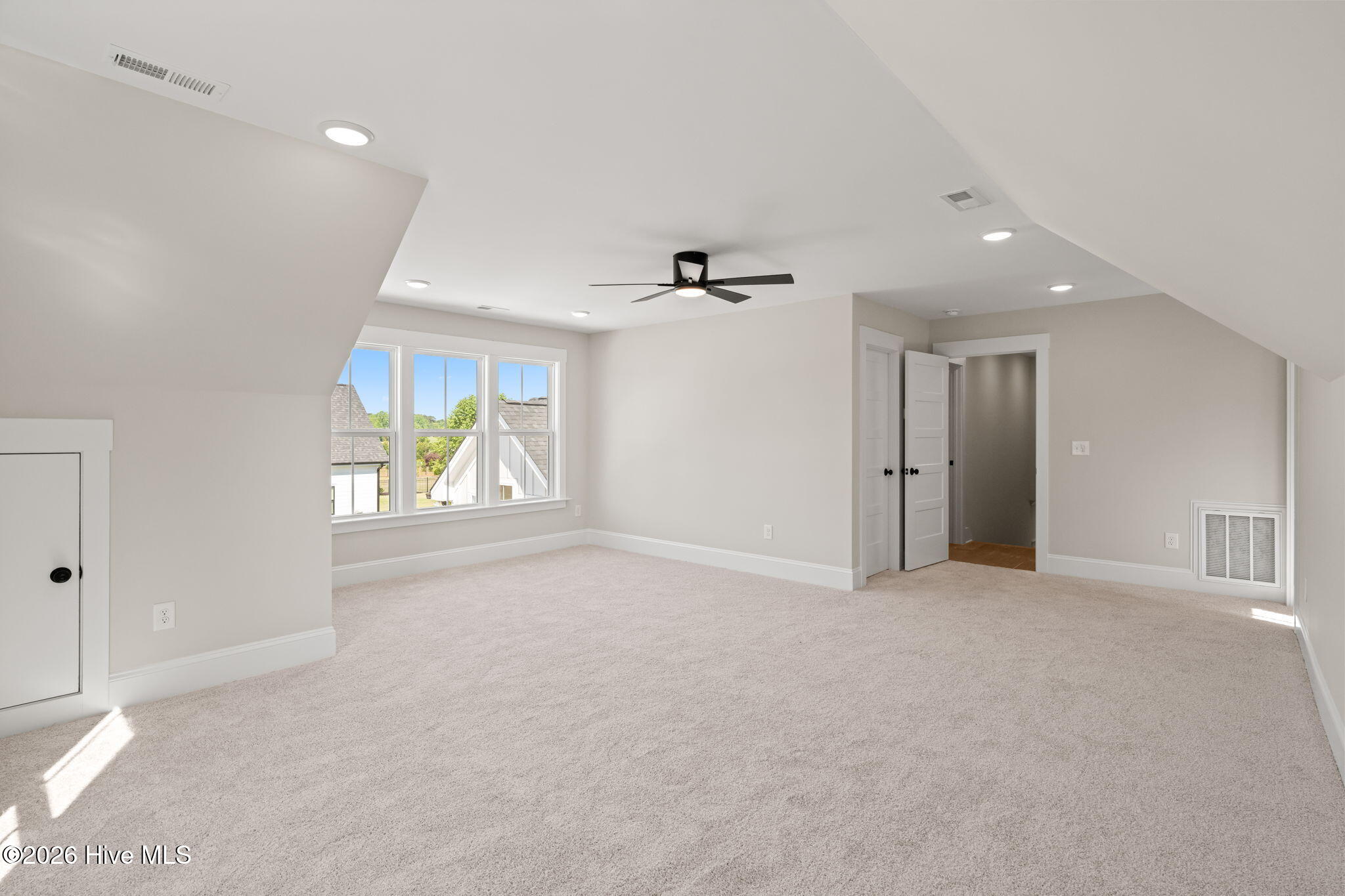85 Constitution Avenue Property Photo 40