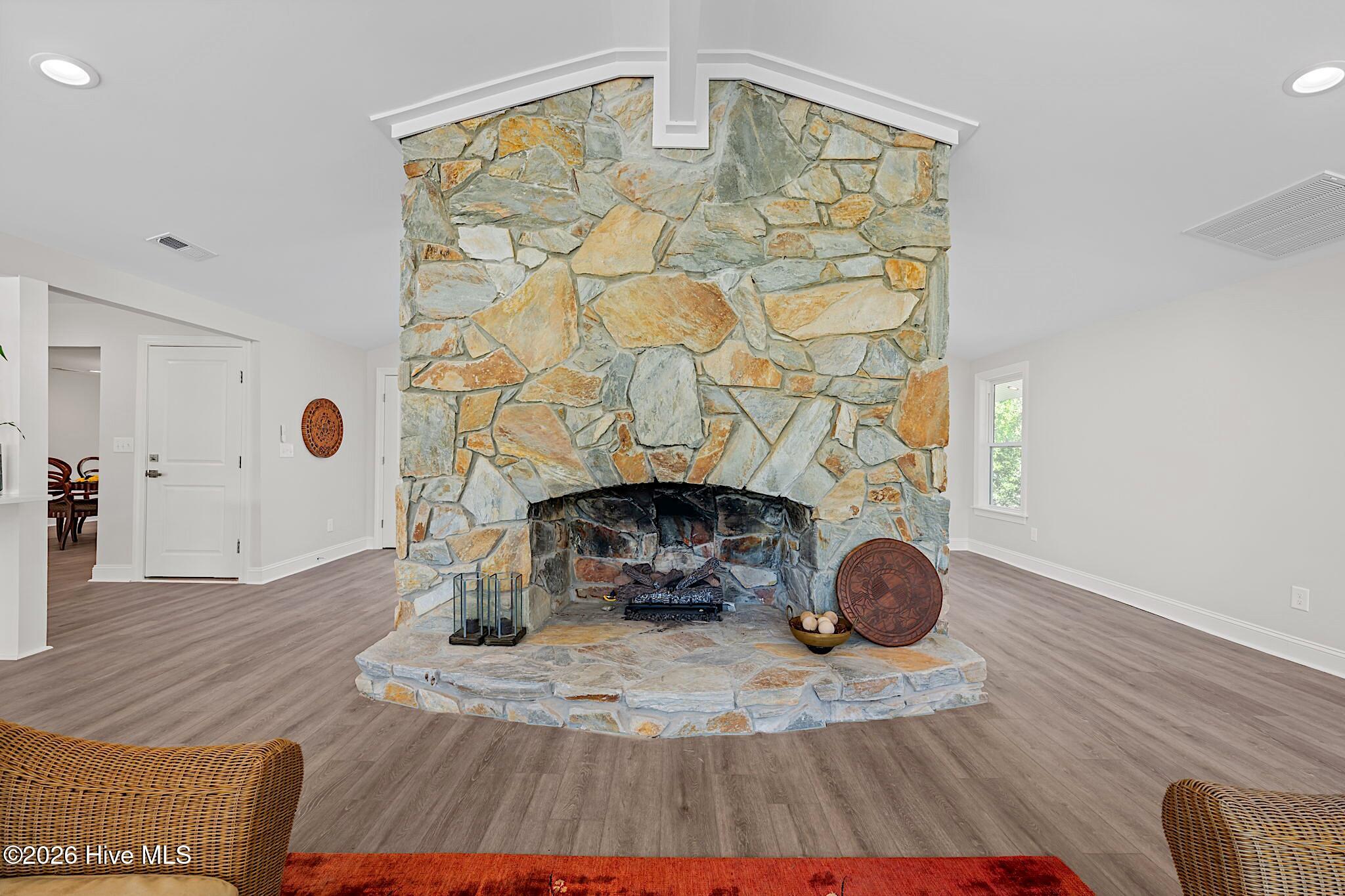 244 Shoreline Drive Property Photo 8