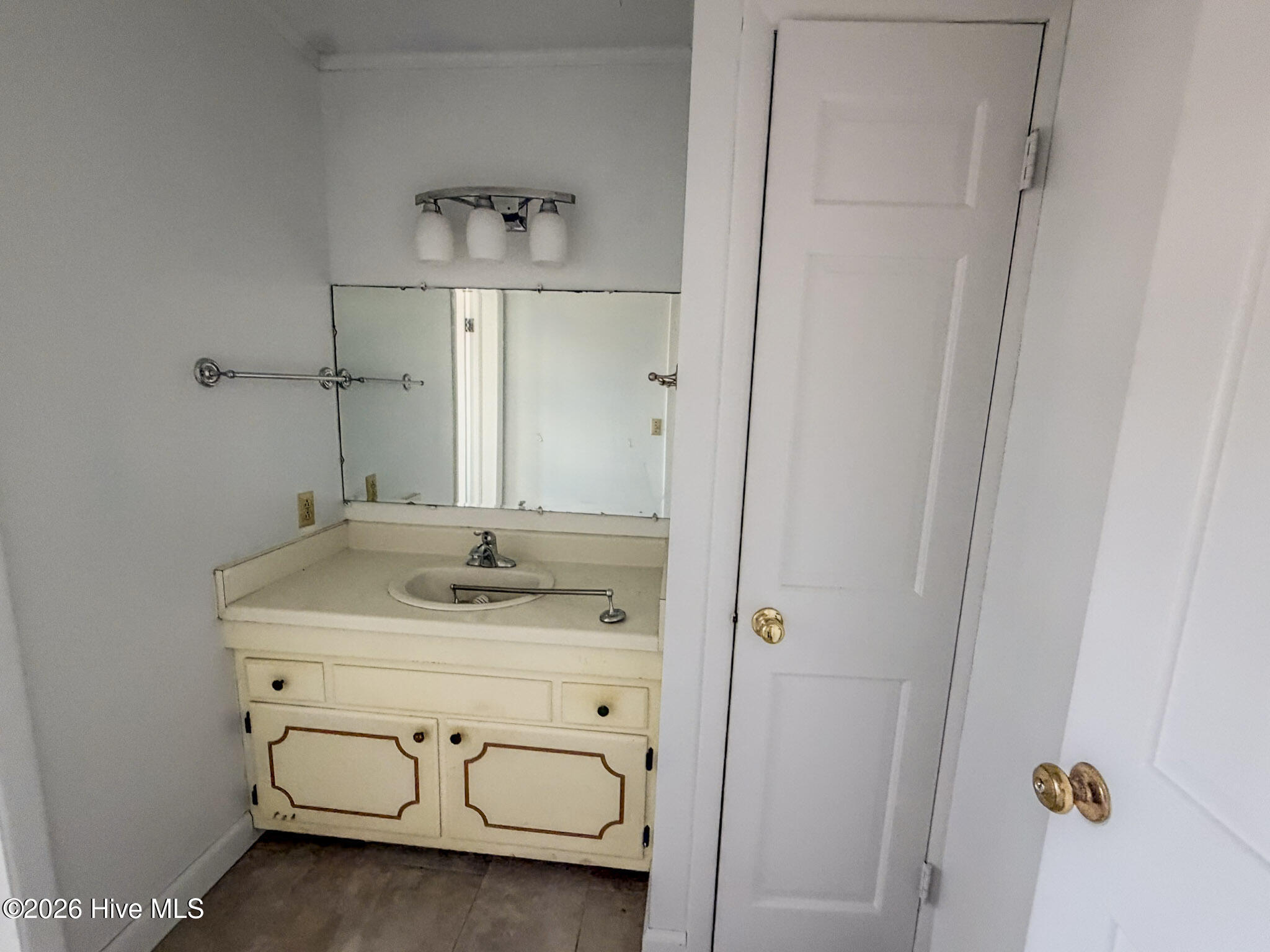 575 Veterans Road Property Photo 8