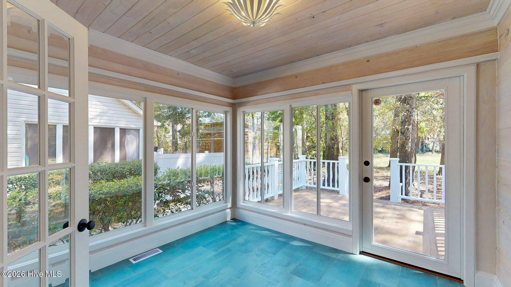 110 Lighthouse Drive Property Photo 47