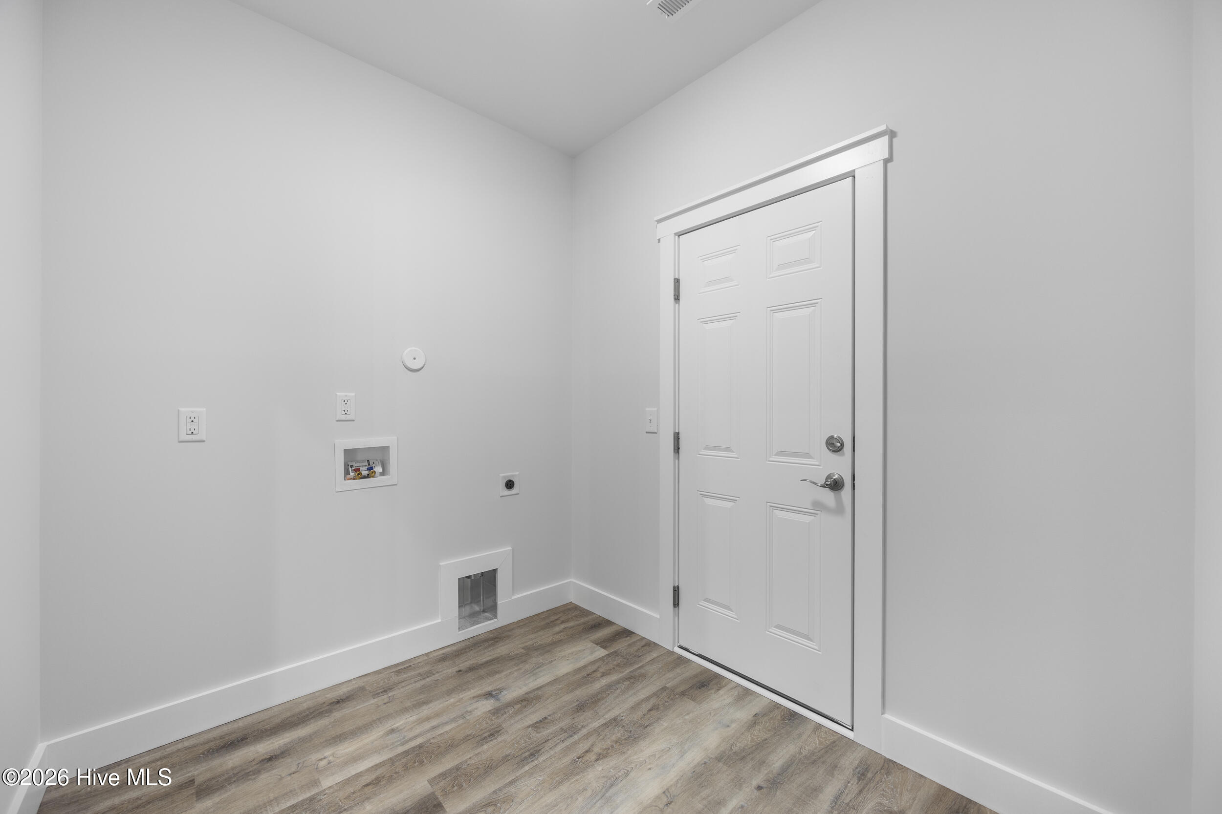 121 Neck Road Se Property Photo 22