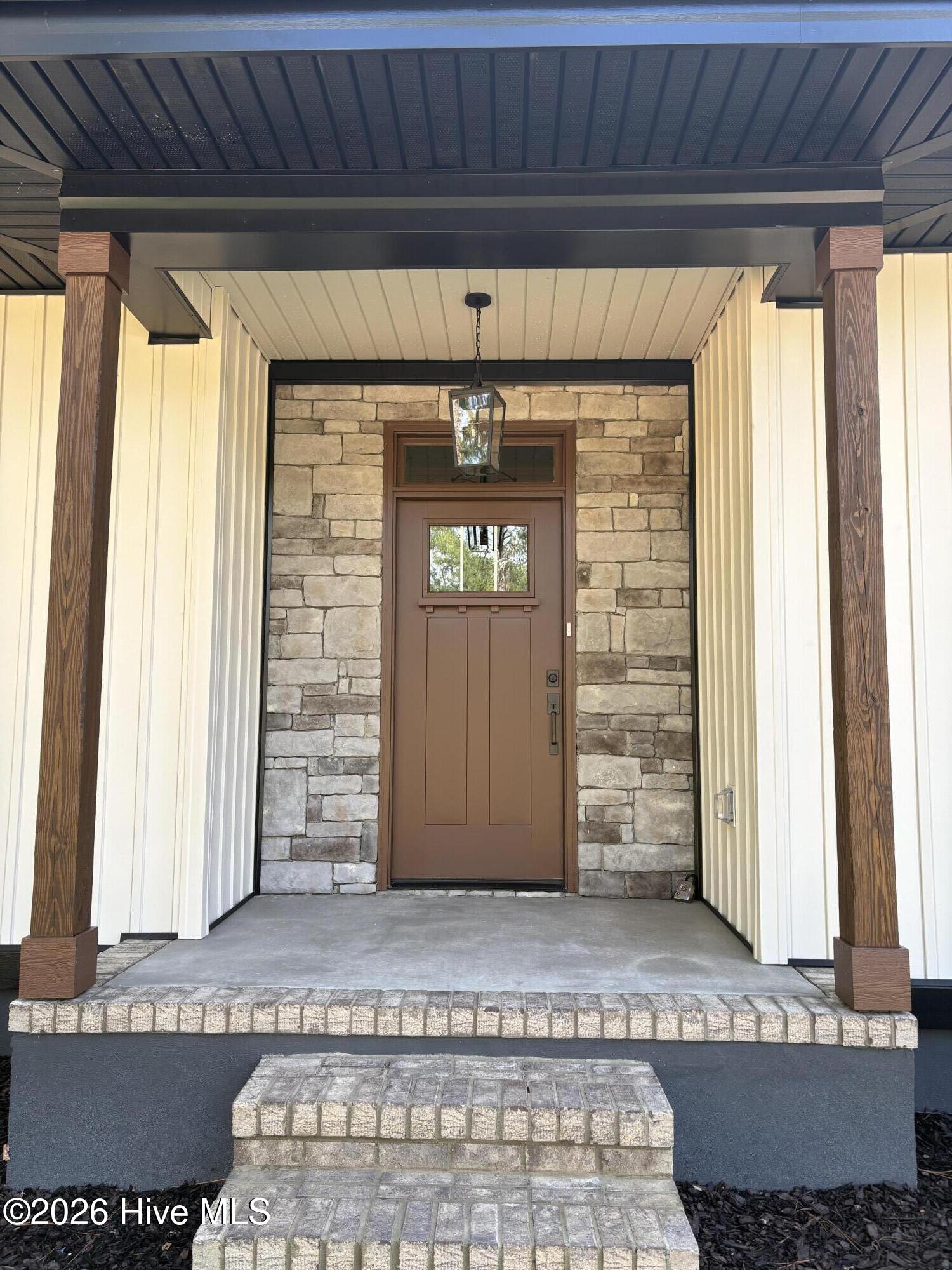 40 S Shamrock Drive Property Photo 3