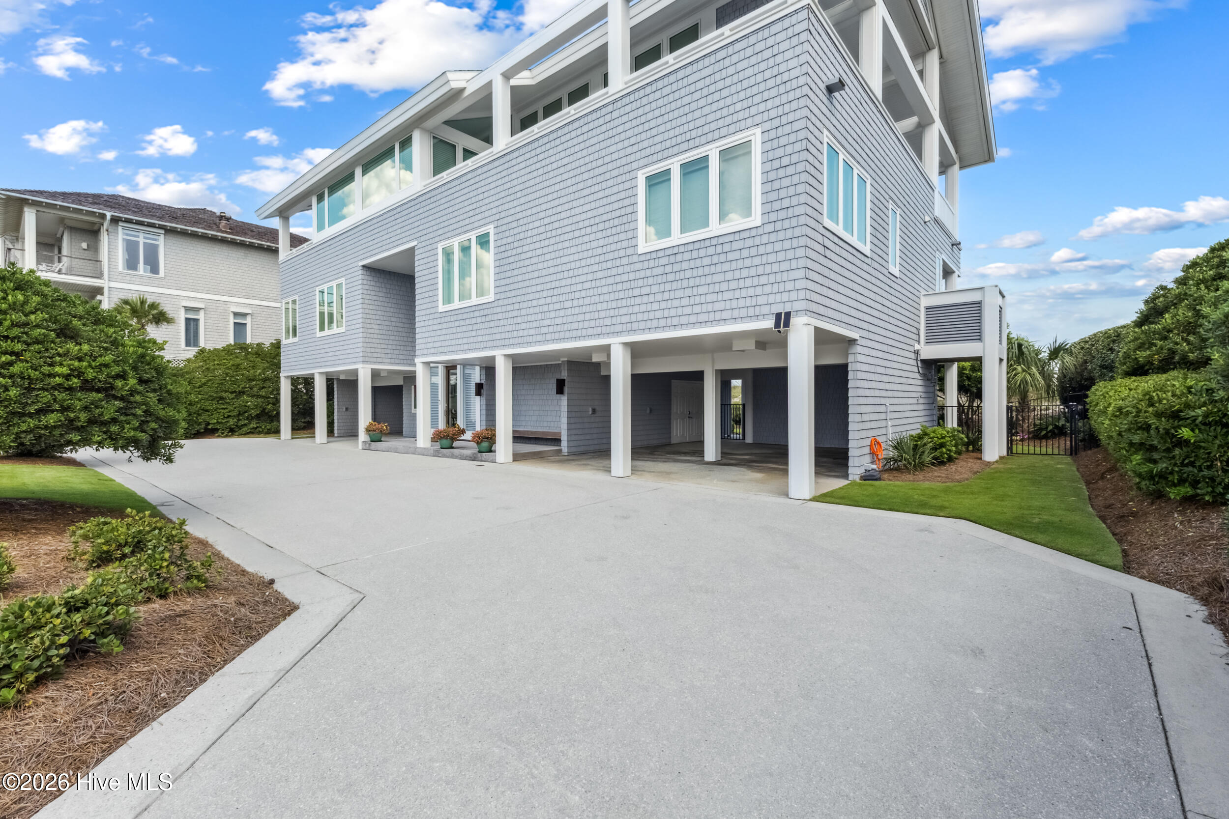 8 Beach Road S Property Photo 3