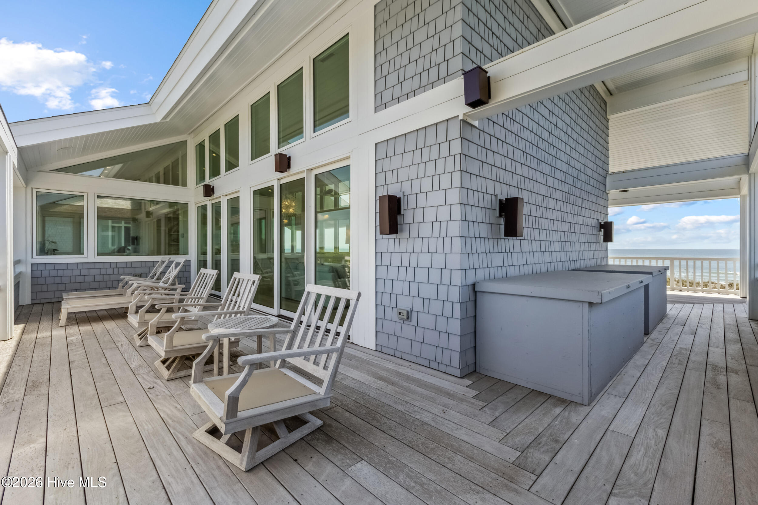 8 Beach Road S Property Photo 65