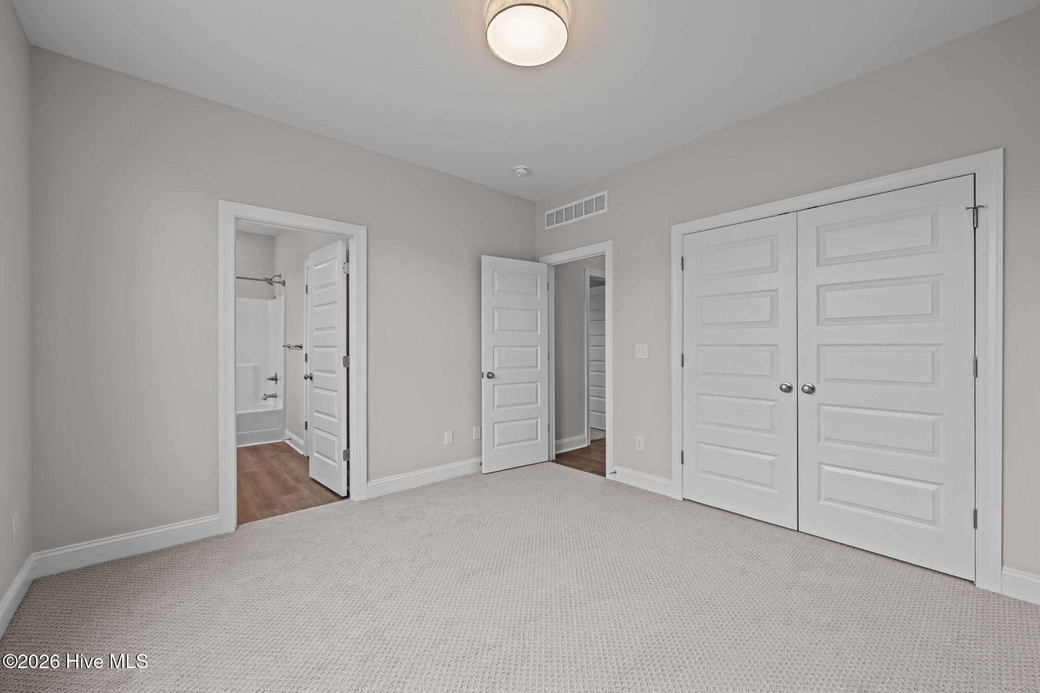 1004 Exeter Place Property Photo 13