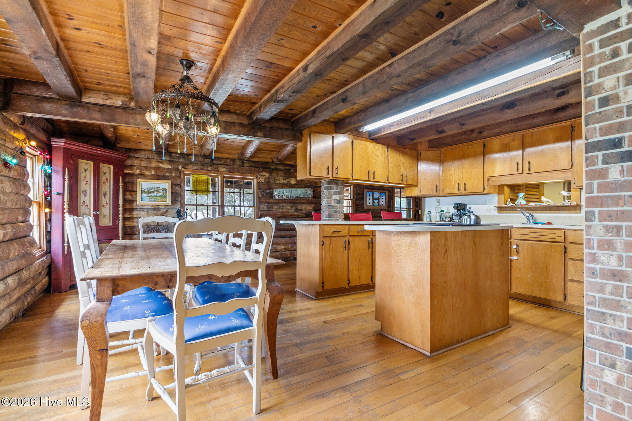 568 Seashore Drive Property Photo 7