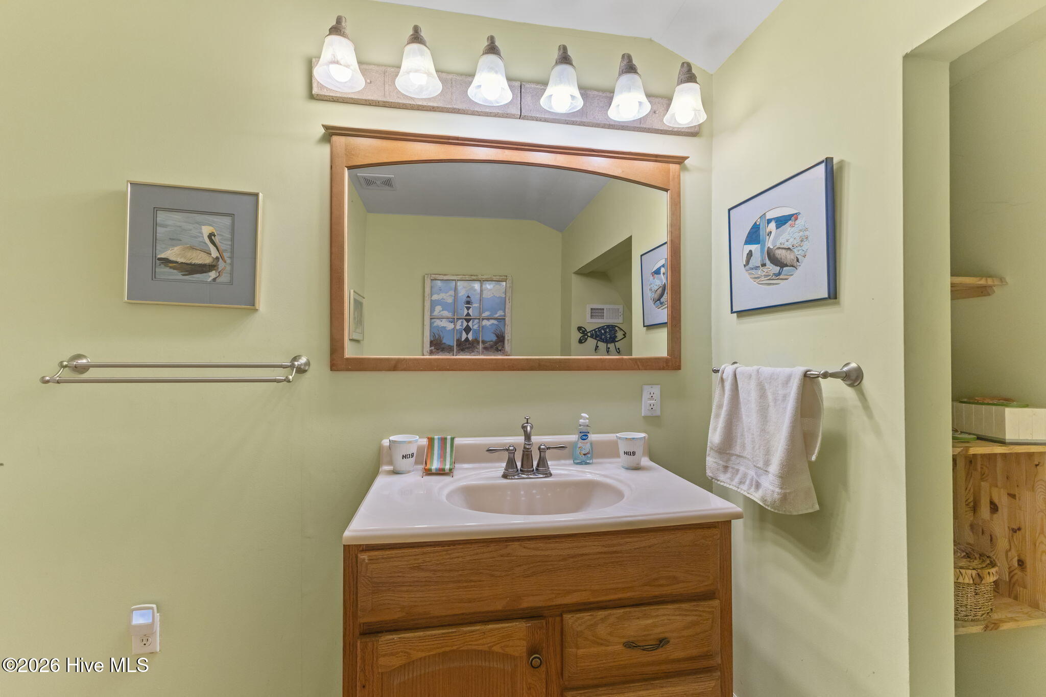 568 Seashore Drive Property Photo 39