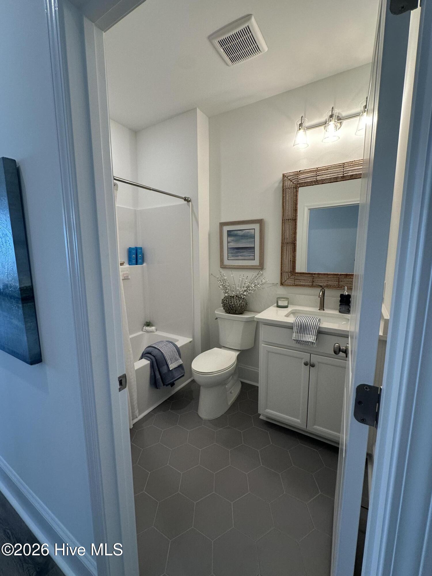 2220 Sandbrook Loop Property Photo 6