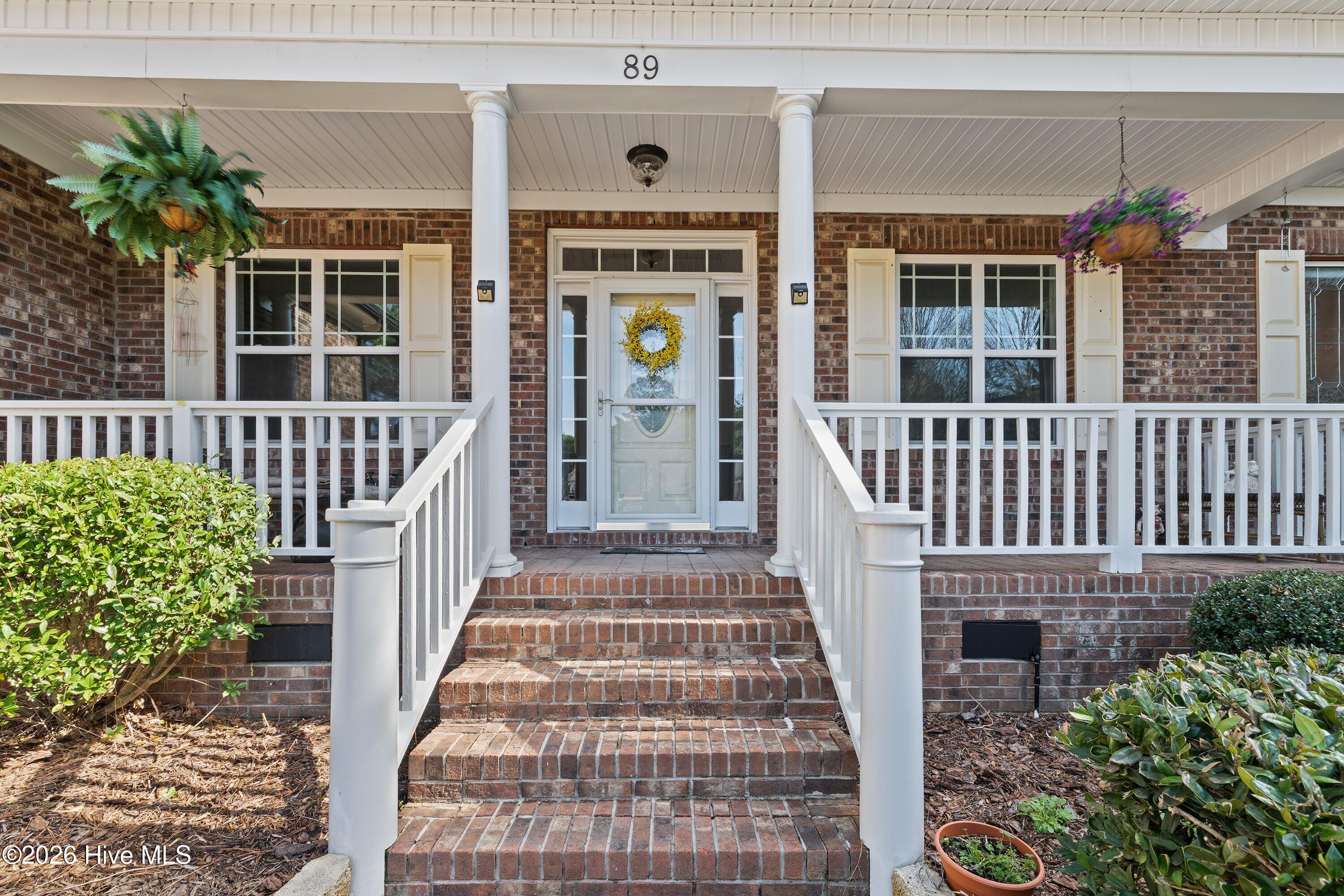 89 New Castle Court Property Photo 4
