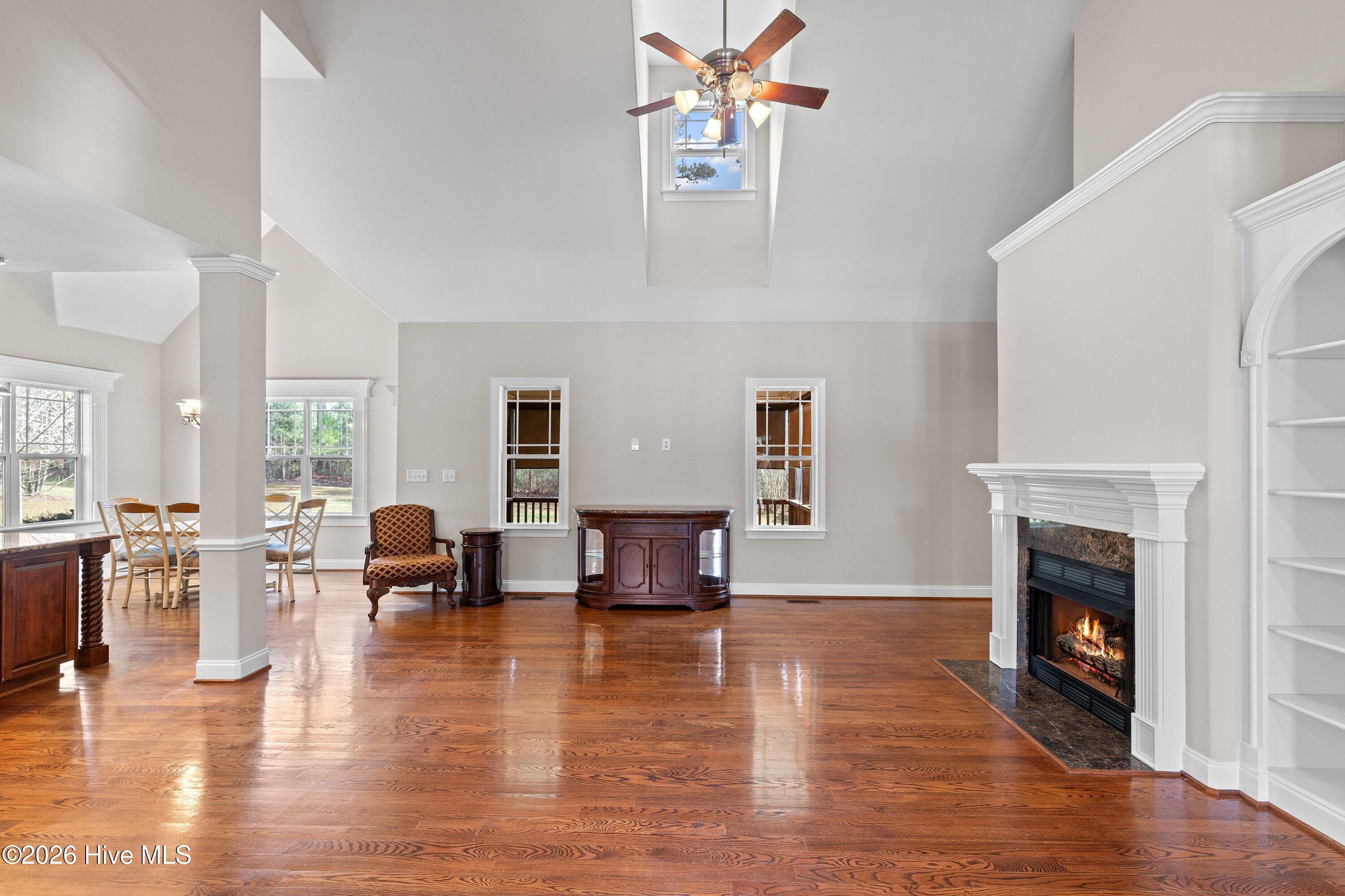89 New Castle Court Property Photo 9