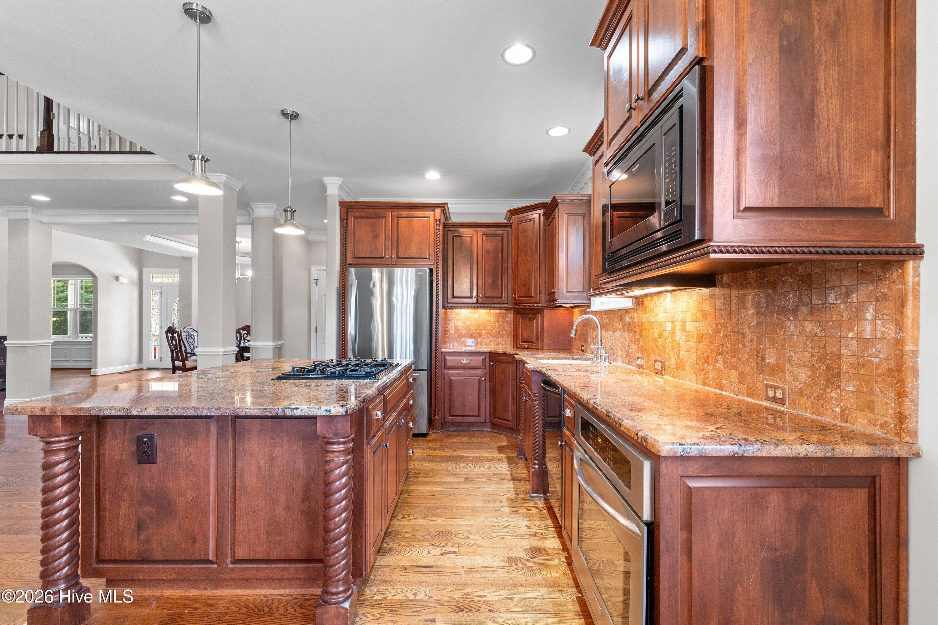 89 New Castle Court Property Photo 14