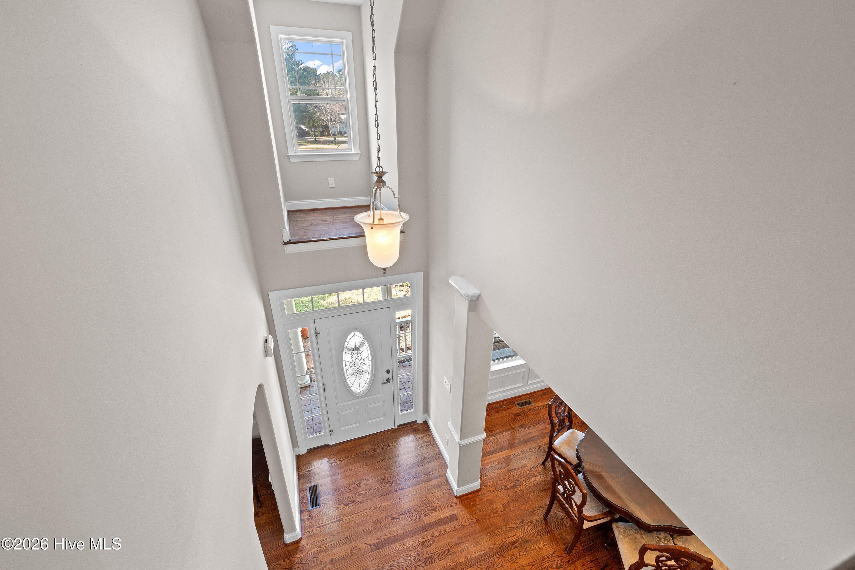 89 New Castle Court Property Photo 31