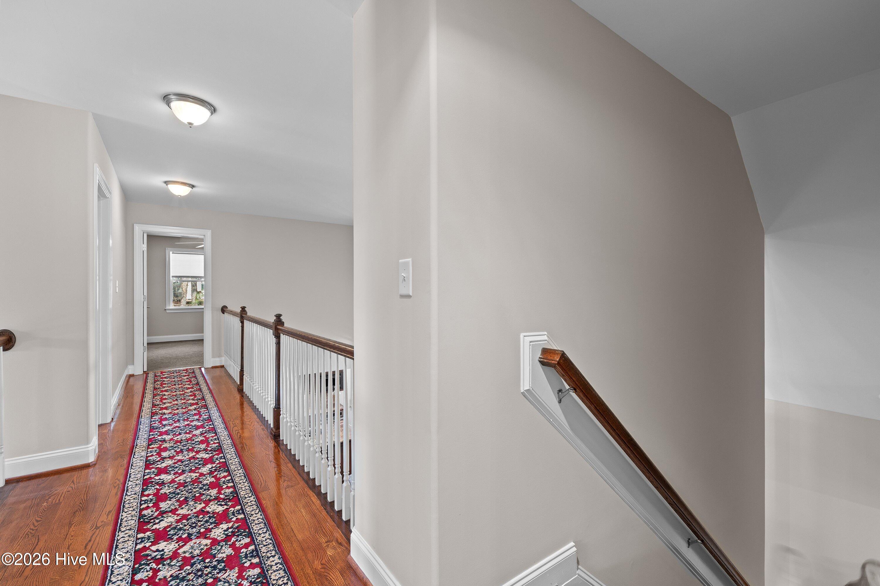 89 New Castle Court Property Photo 32