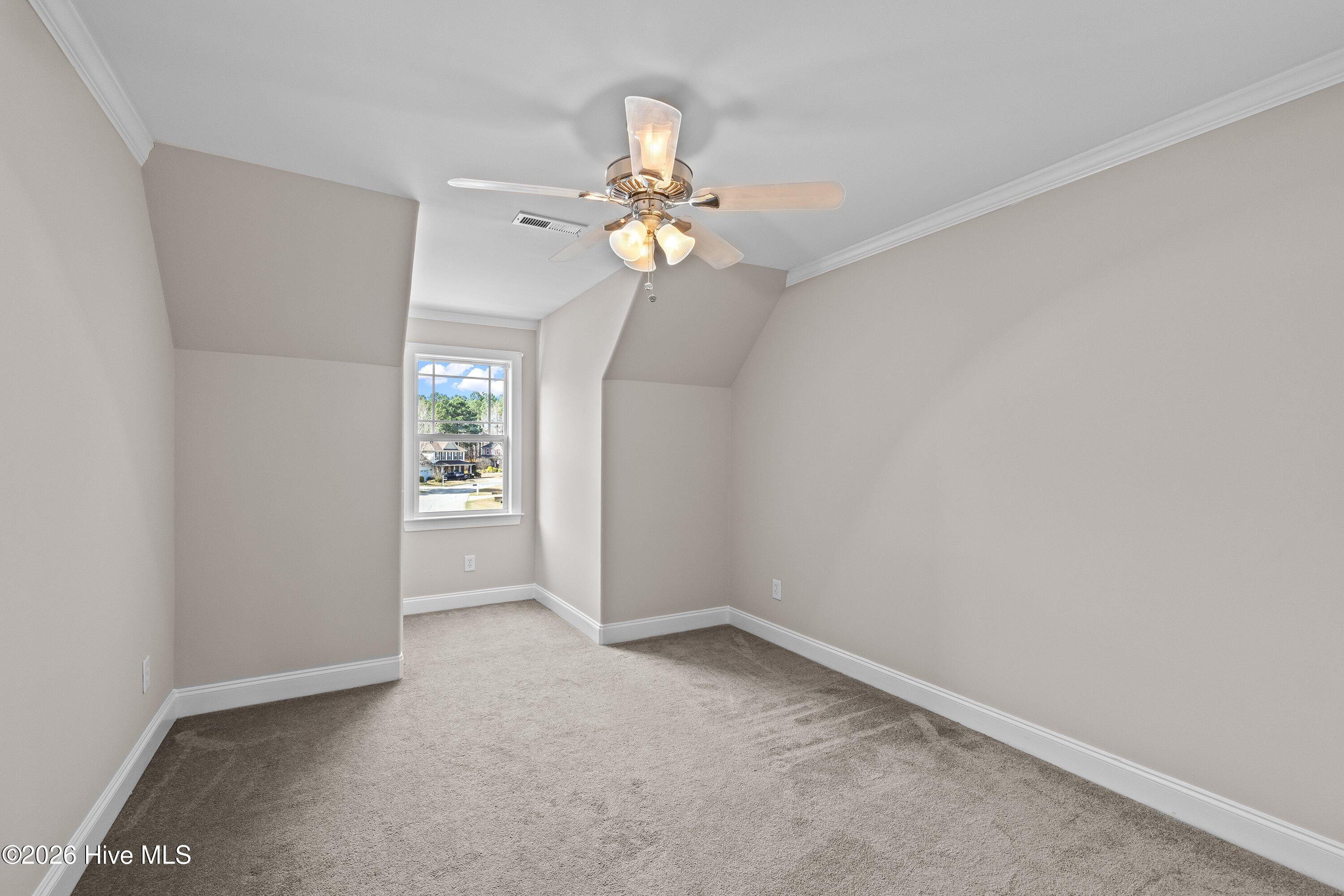 89 New Castle Court Property Photo 35