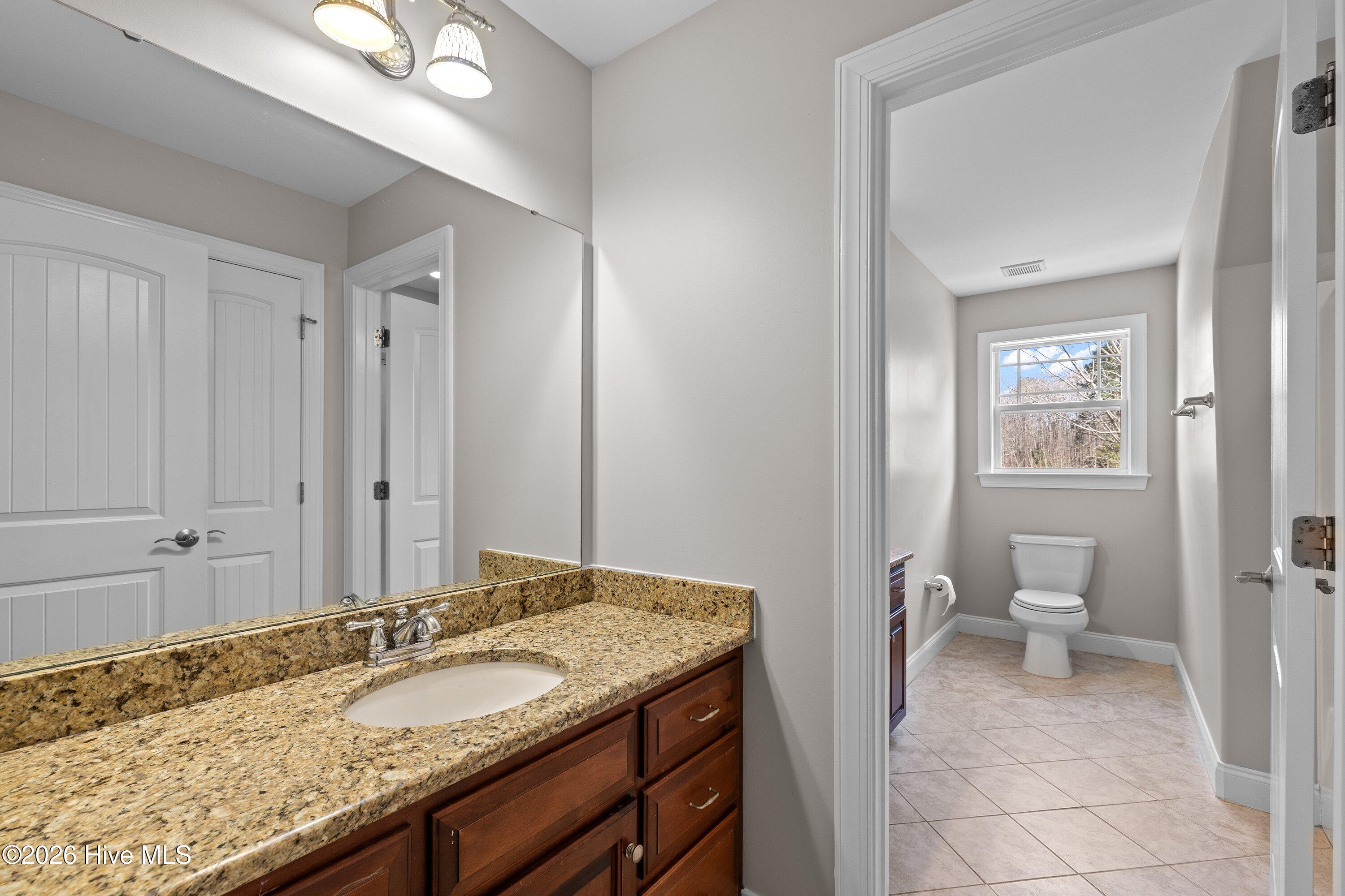 89 New Castle Court Property Photo 39