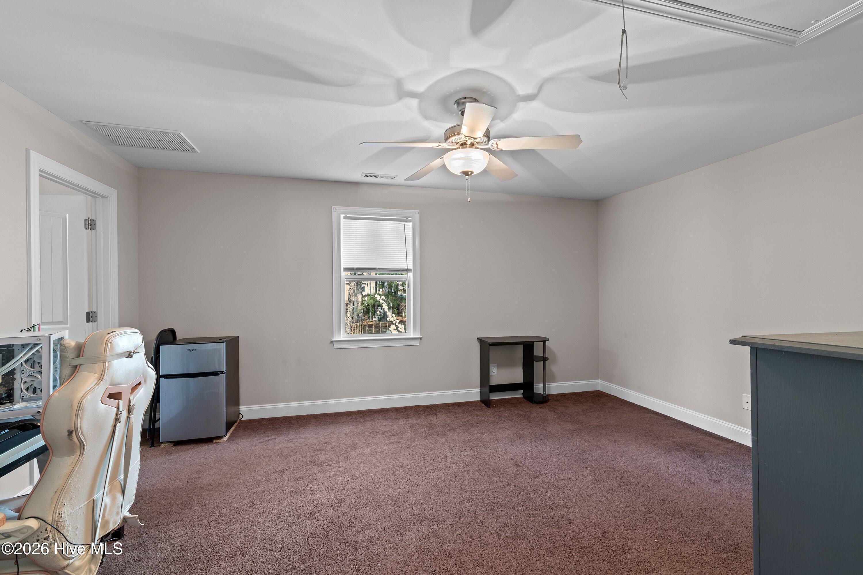 89 New Castle Court Property Photo 41