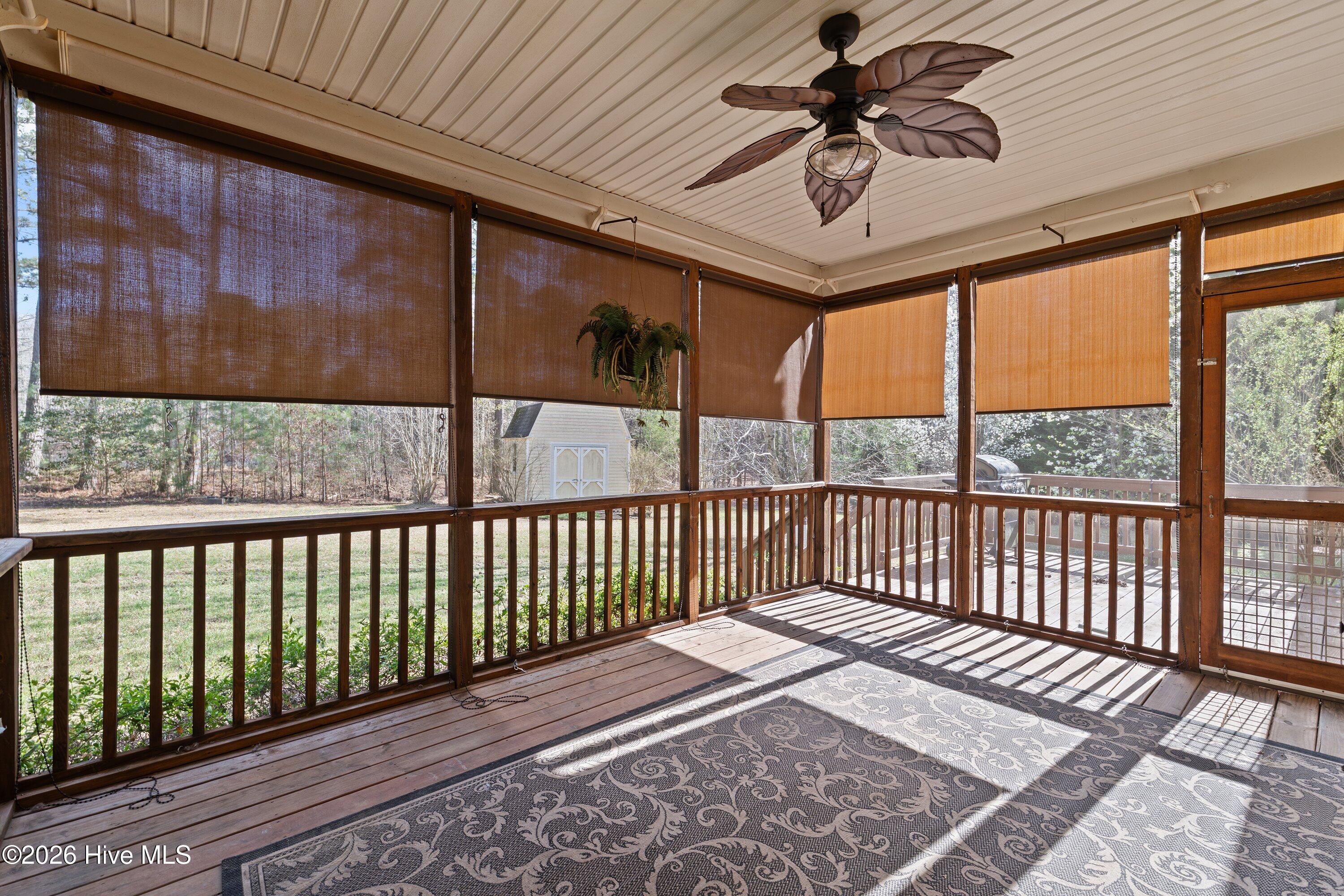 89 New Castle Court Property Photo 45