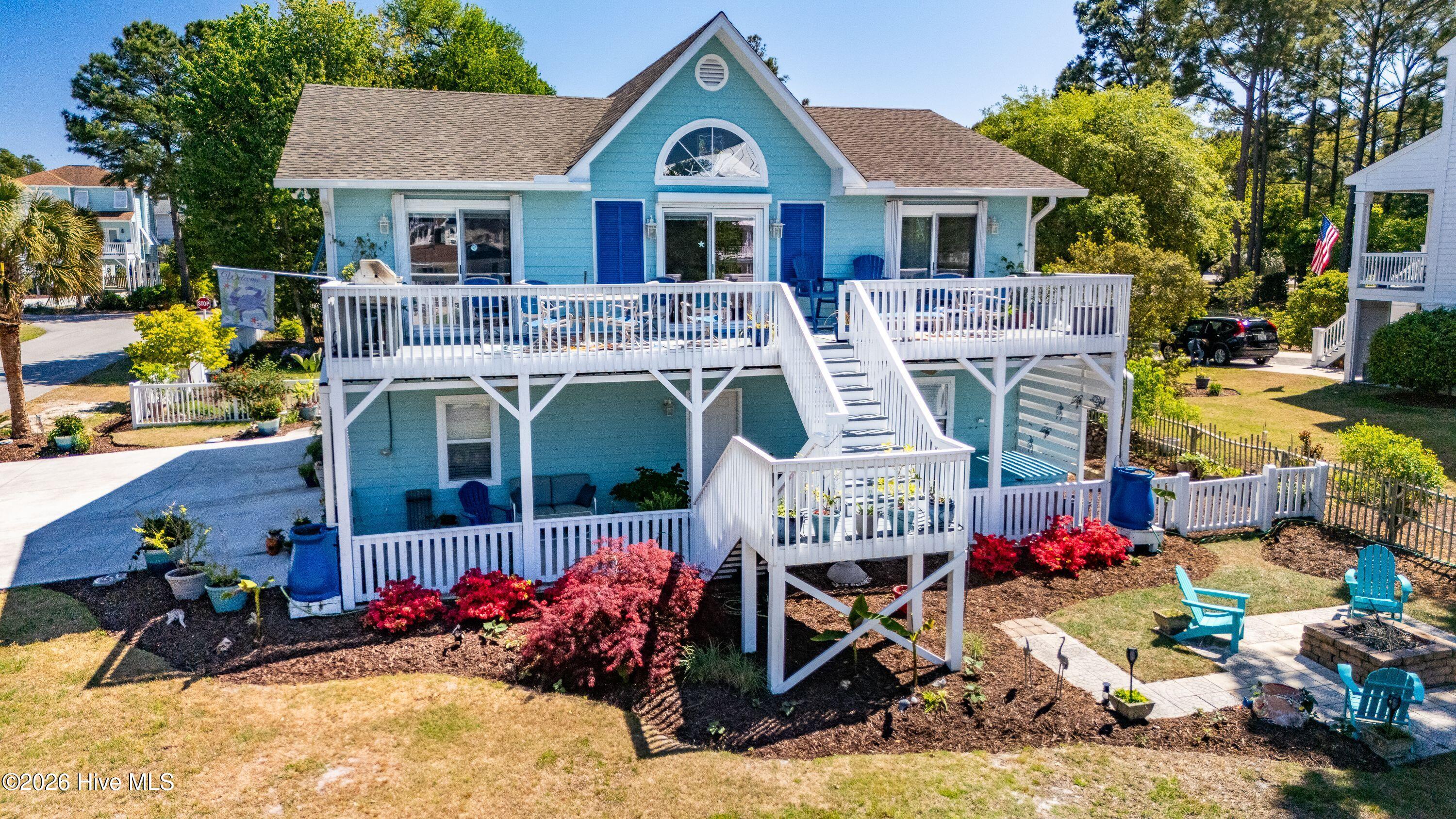 330 Cape Lookout Loop Property Photo 3