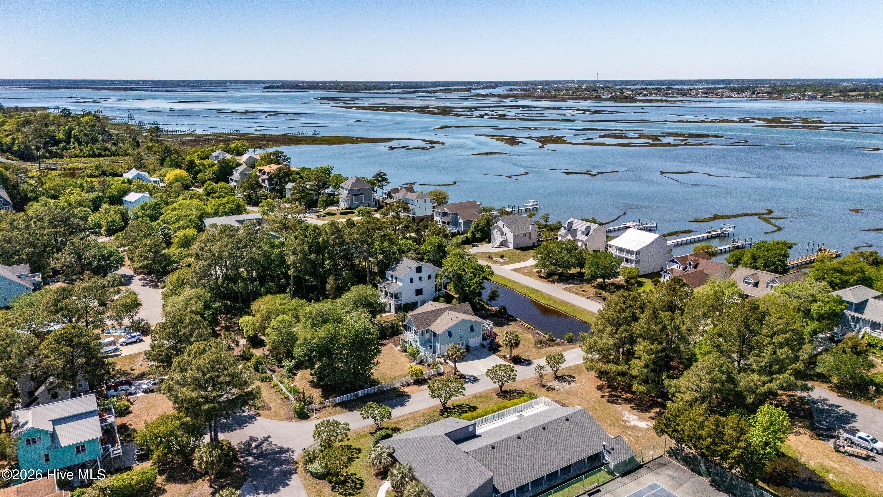 330 Cape Lookout Loop Property Photo 5