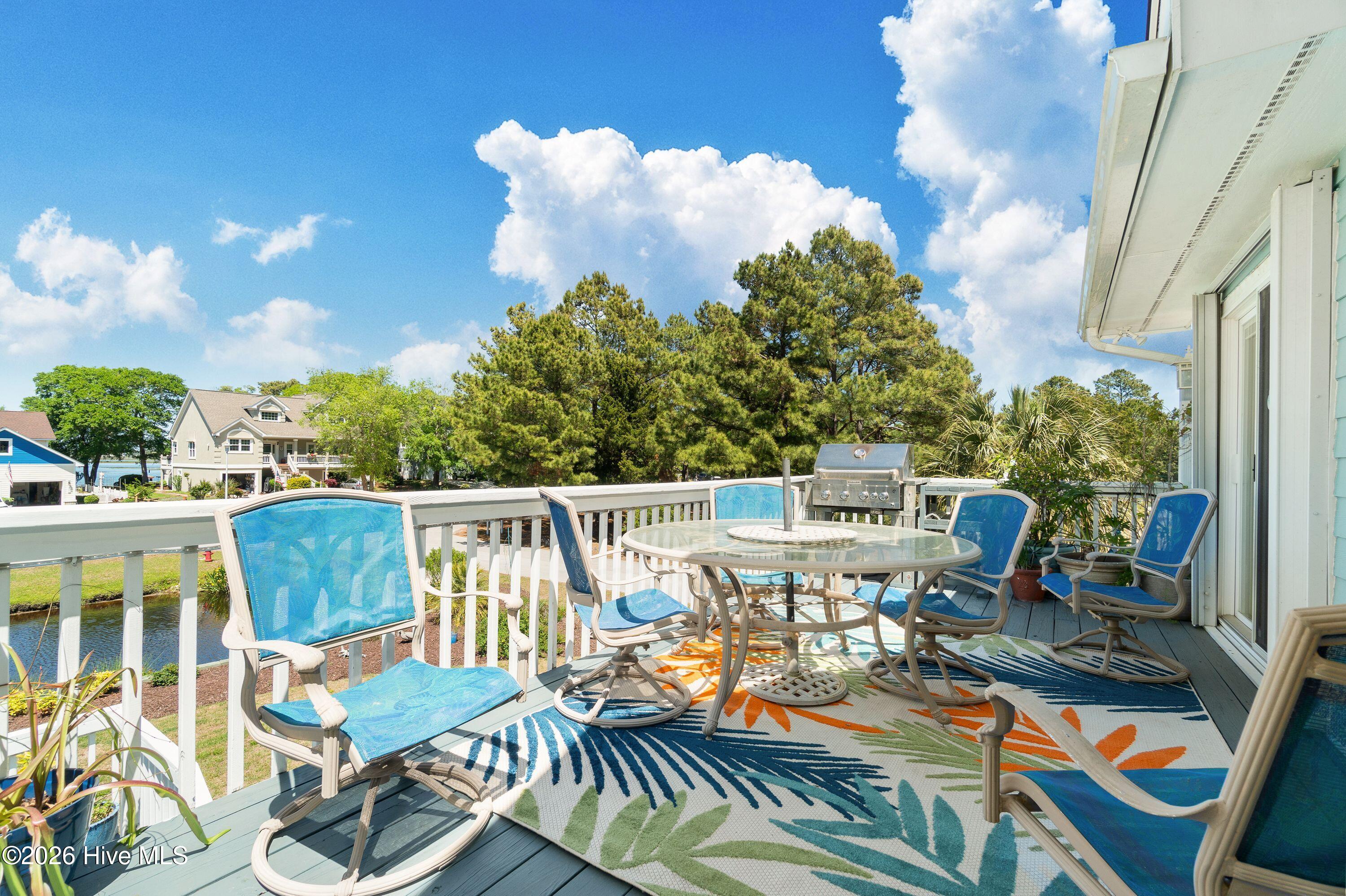 330 Cape Lookout Loop Property Photo 12